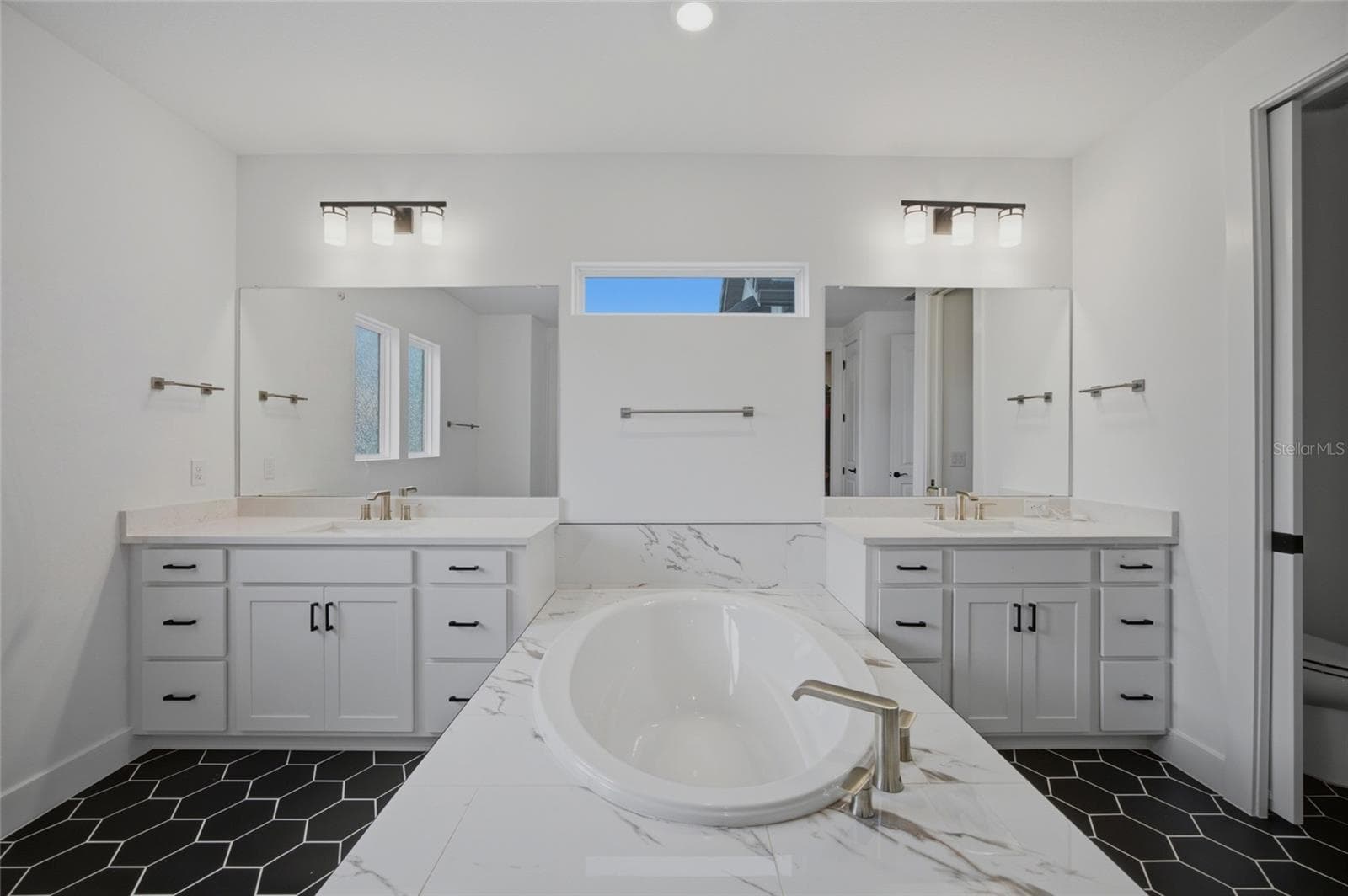Primary Bath - 1515 VALIER PT, ZEPHYRHILLS