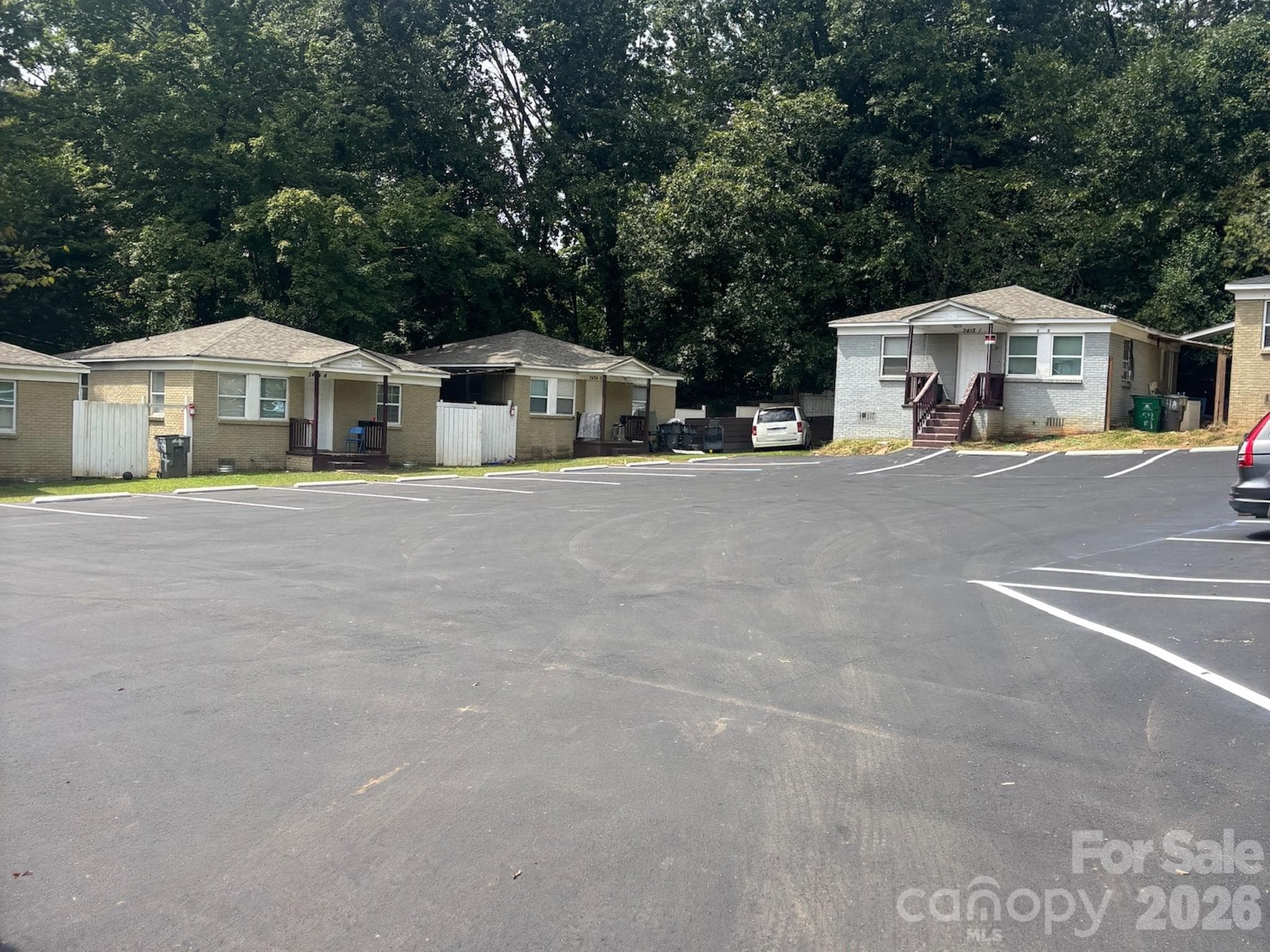 Apartment at 2416 Julia Avenue, Charlotte, photo 2 of 10