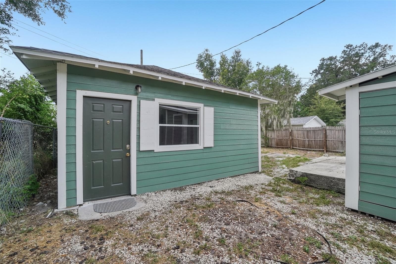 Guest House - Angled Exterior View - 1533 E ELM RD, LAKELAND