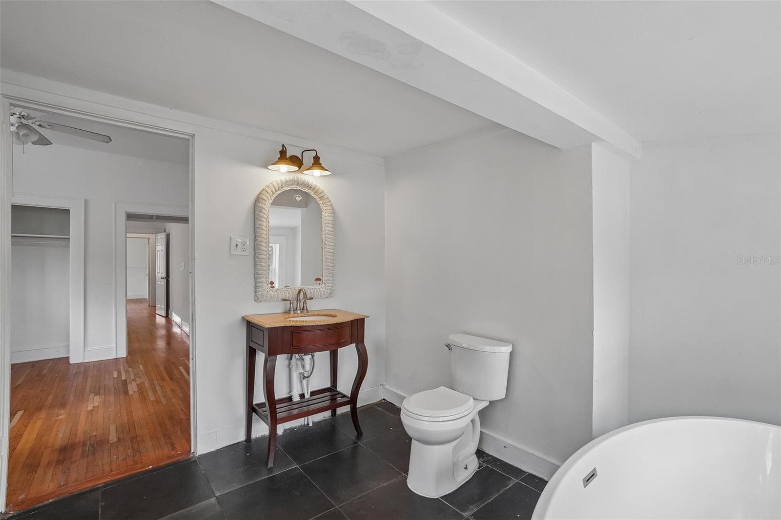 Primary Bathoom - Main View - 1533 E ELM RD, LAKELAND