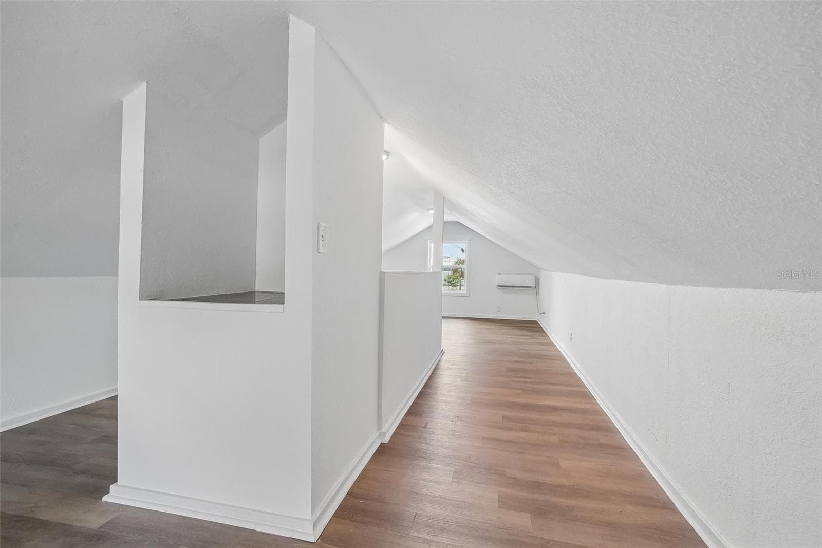 Second Floor - View of Cubby - 1533 E ELM RD, LAKELAND
