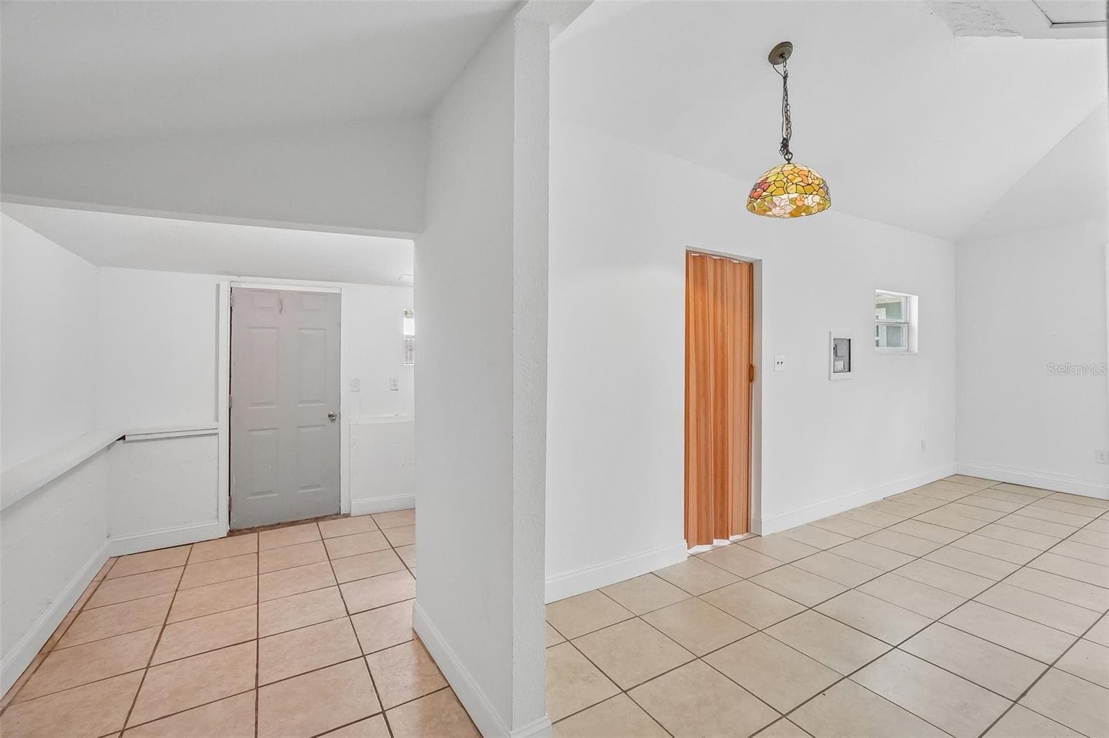 Guest House - View to Kitchenette - 1533 E ELM RD, LAKELAND