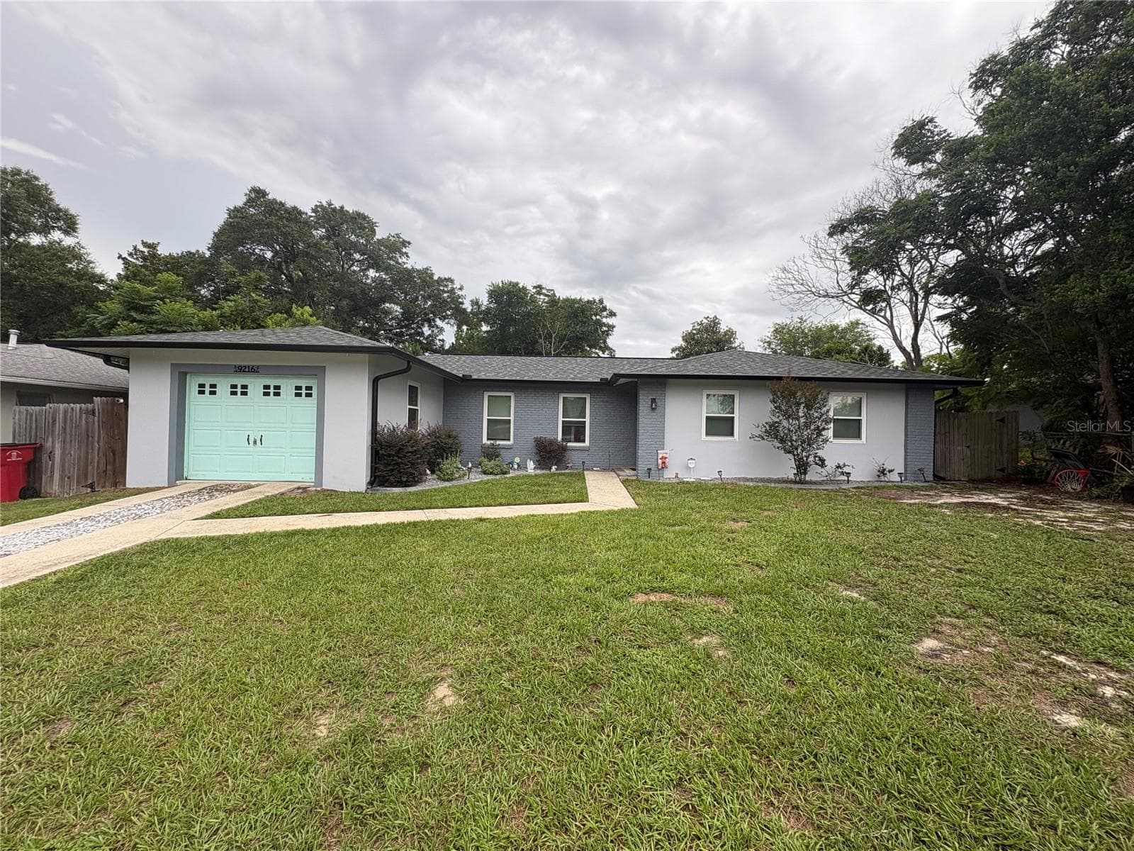 9216 N ABBOT DR