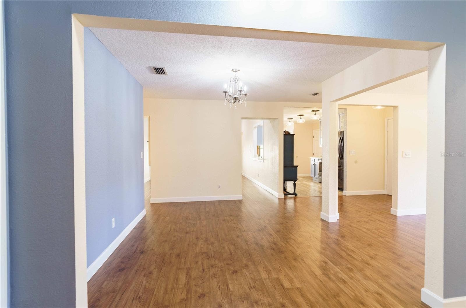 Plenty of room to entertain in dining room - 4418 NE 4TH ST, OCALA
