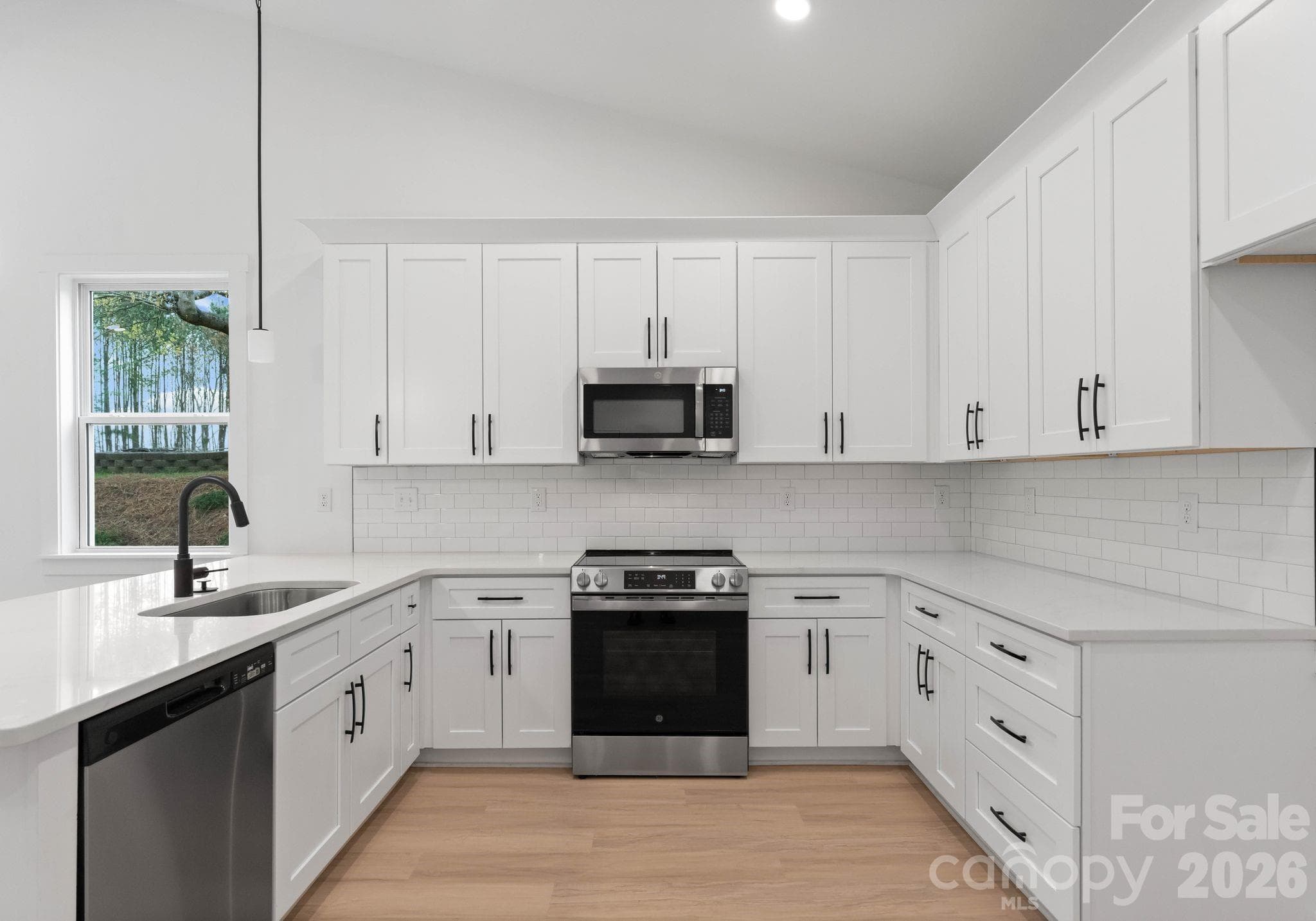 Single Family Residence at 220 Nancy Drive, Shelby, photo 5 of 22