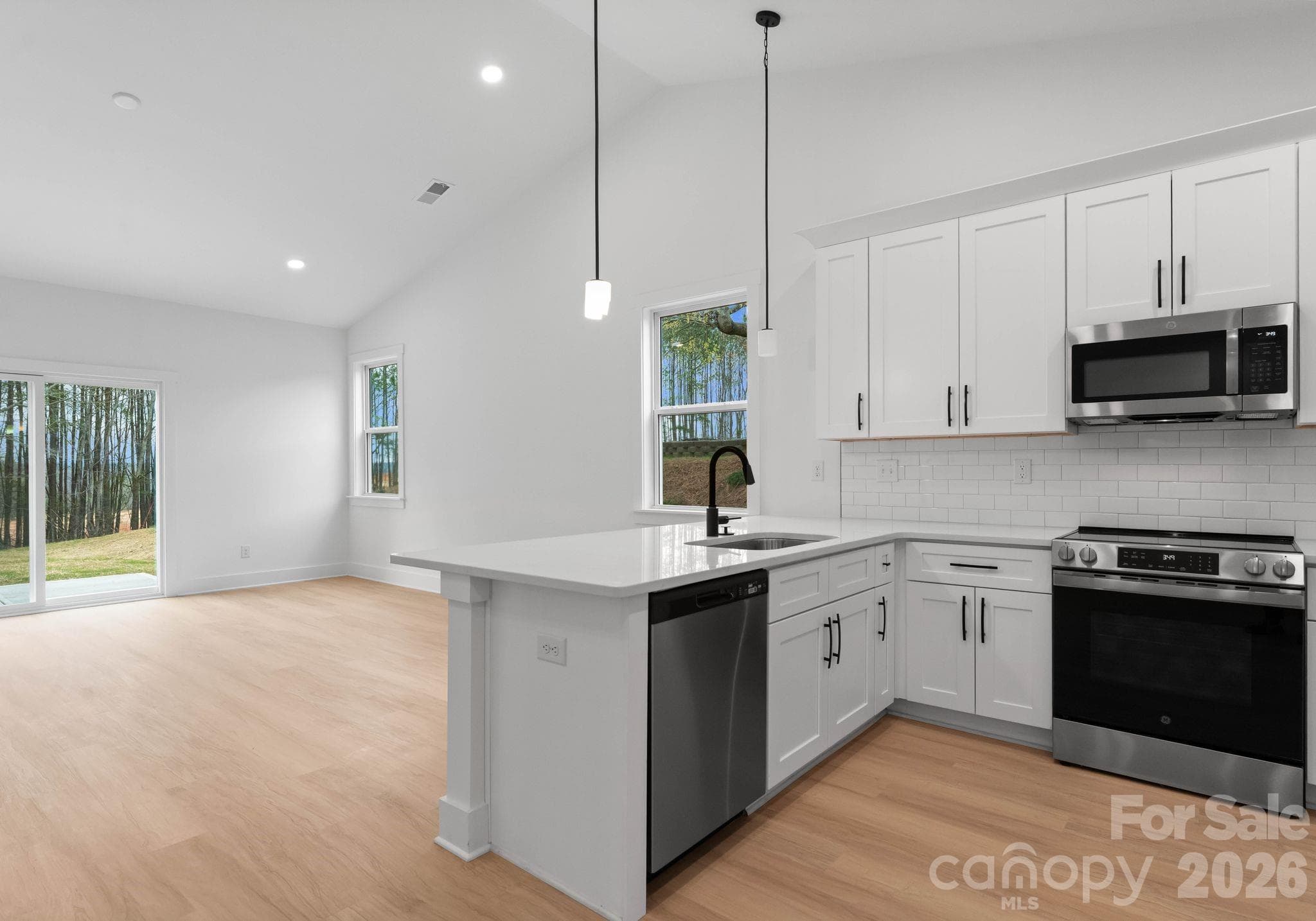 Single Family Residence at 220 Nancy Drive, Shelby, photo 6 of 22