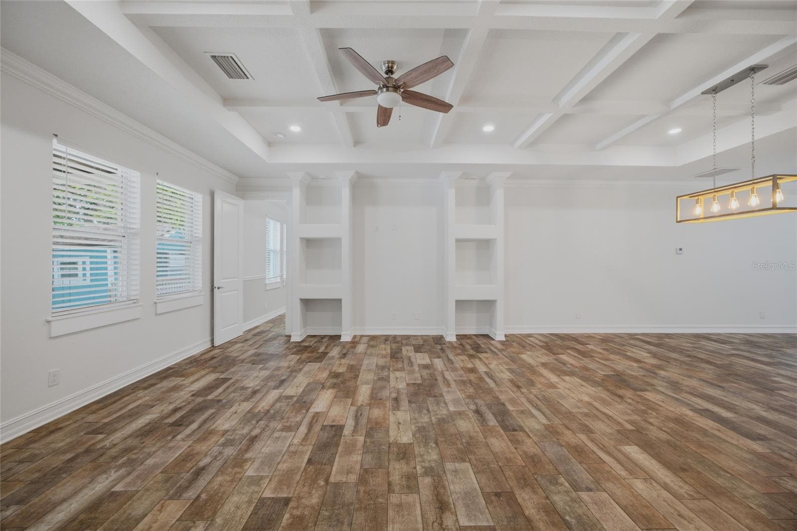 Single Family Residence at 1707 E EMMA ST, TAMPA, photo 9 of 40