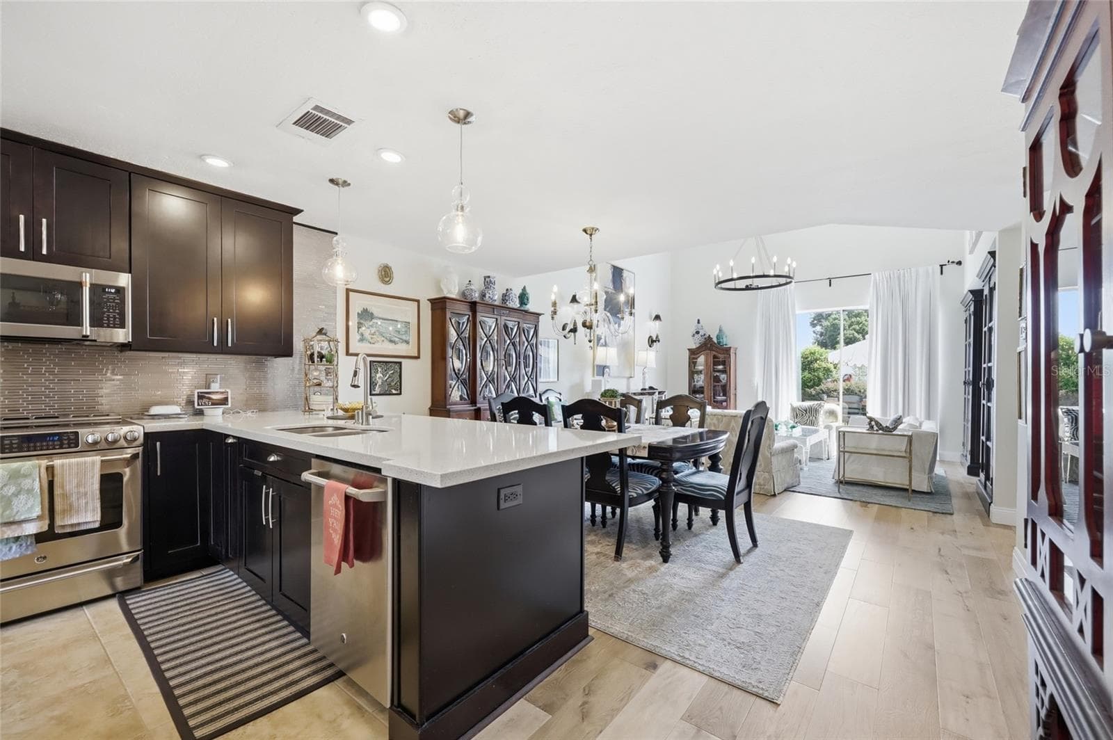 Single Family Residence at 2909 SOMERSWORTH CT, ORLANDO, photo 9 of 70