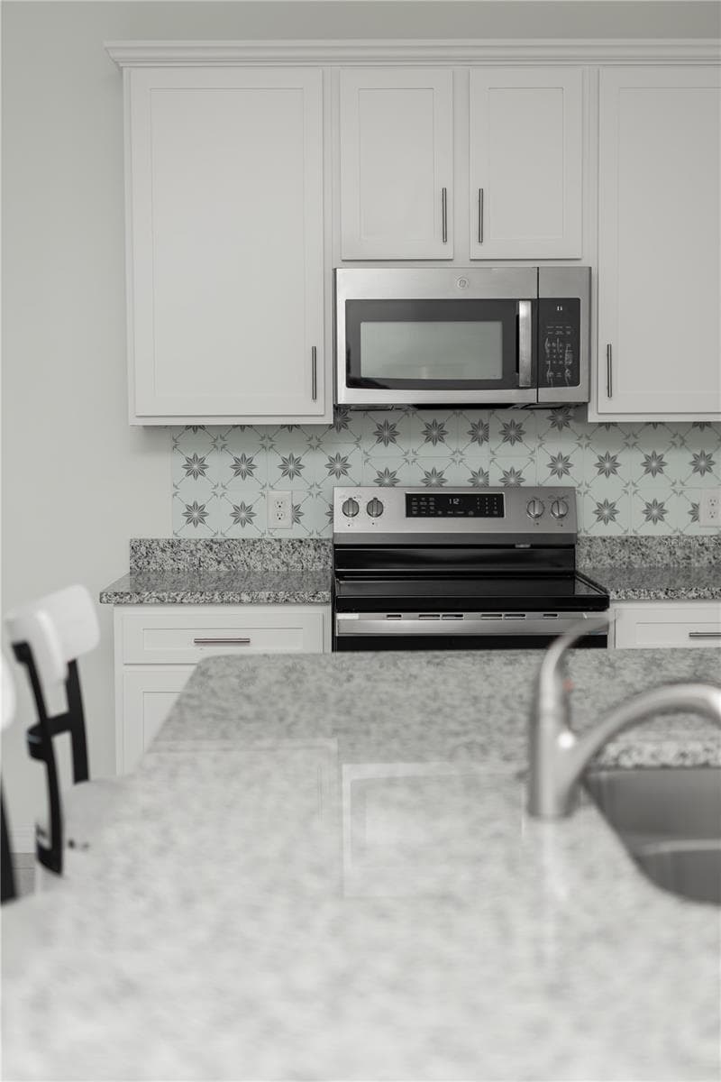Single Family Residence at 661 CROWN ROSE DR, EAGLE LAKE, photo 2 of 44