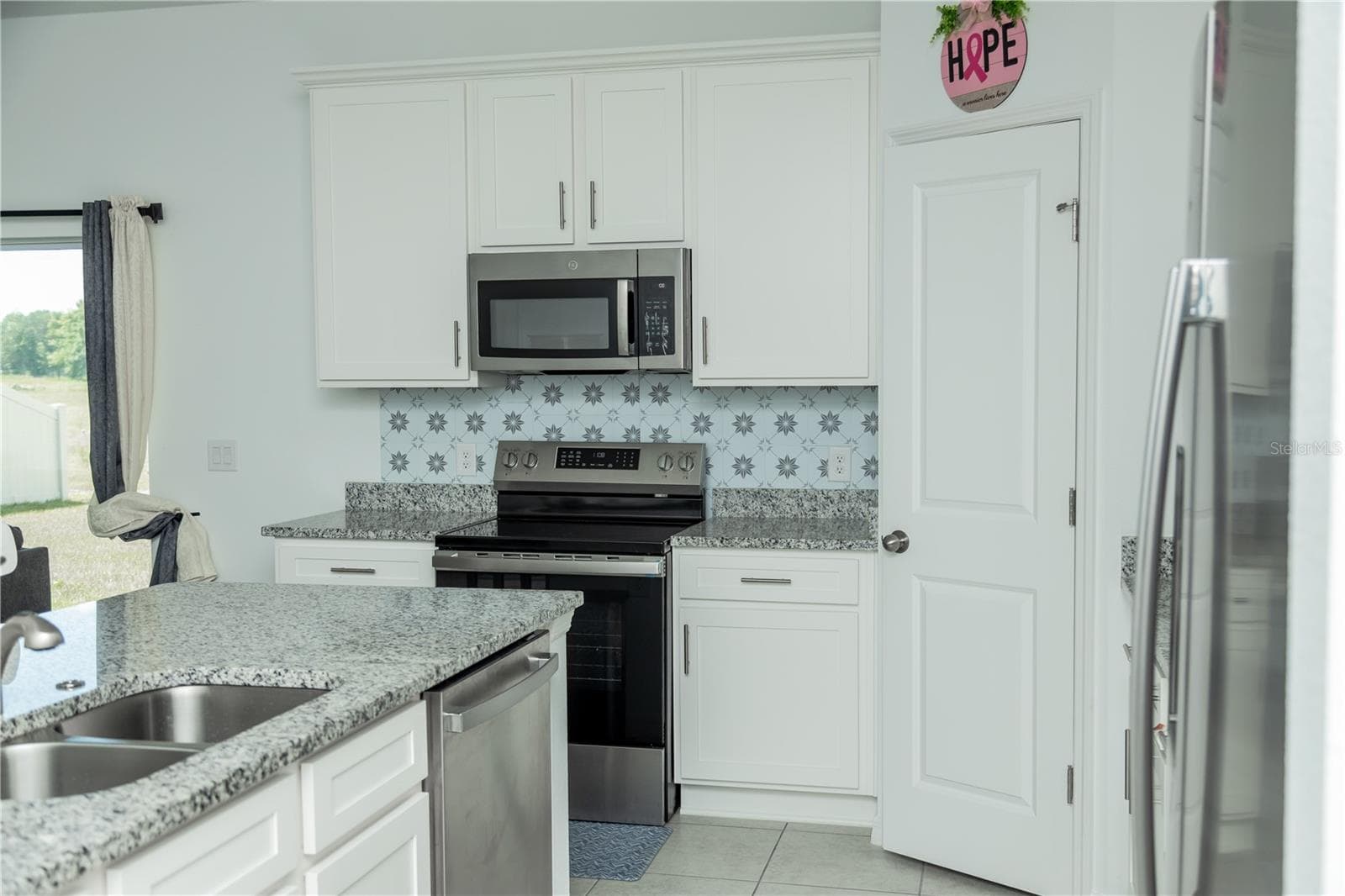 Single Family Residence at 661 CROWN ROSE DR, EAGLE LAKE, photo 11 of 44