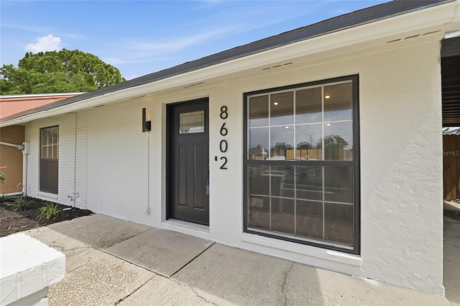 Townhouse at 8602 BRIAR GROVE CIR, TAMPA, photo 2 of 26