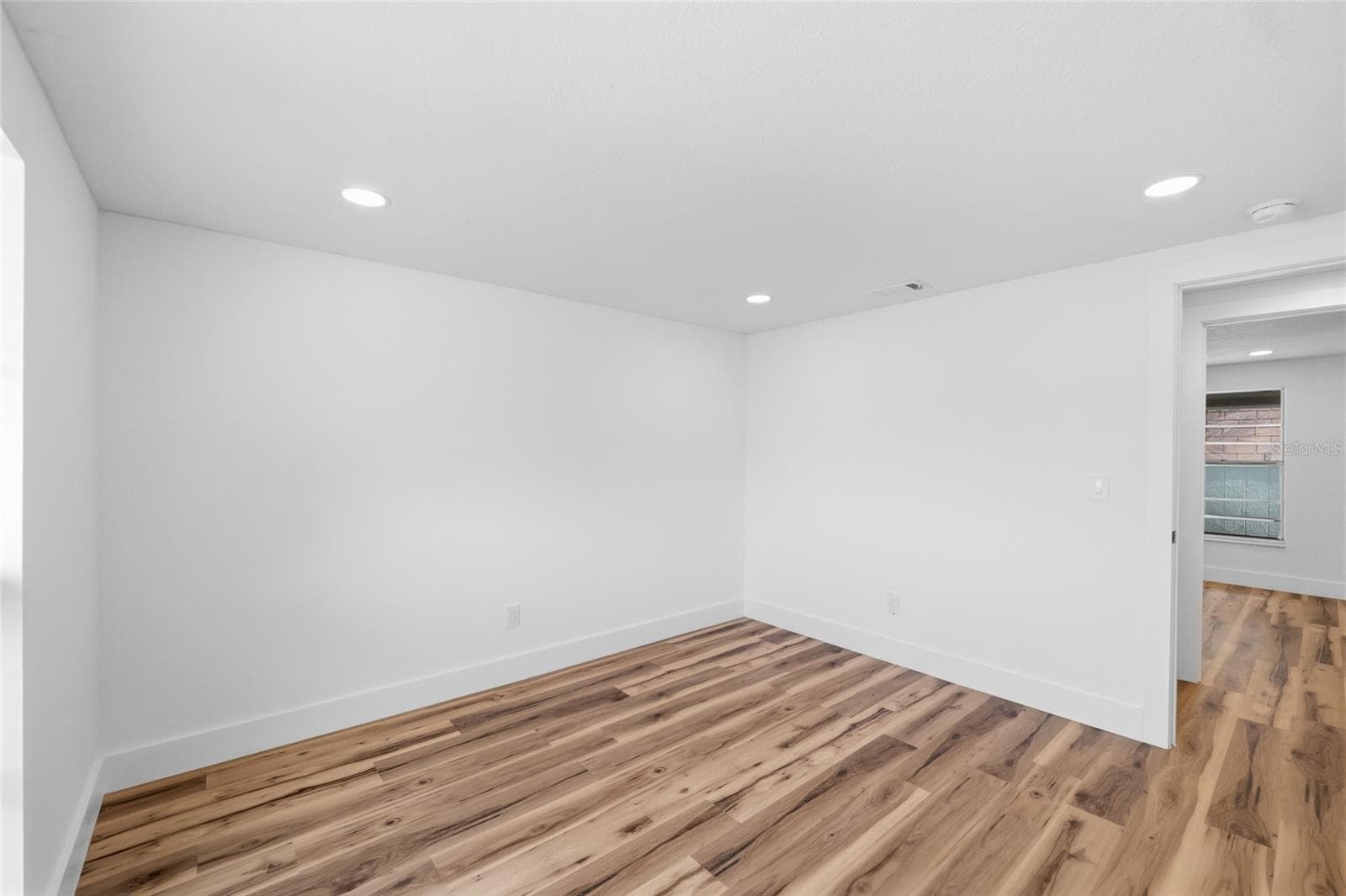 Townhouse at 8602 BRIAR GROVE CIR, TAMPA, photo 13 of 26