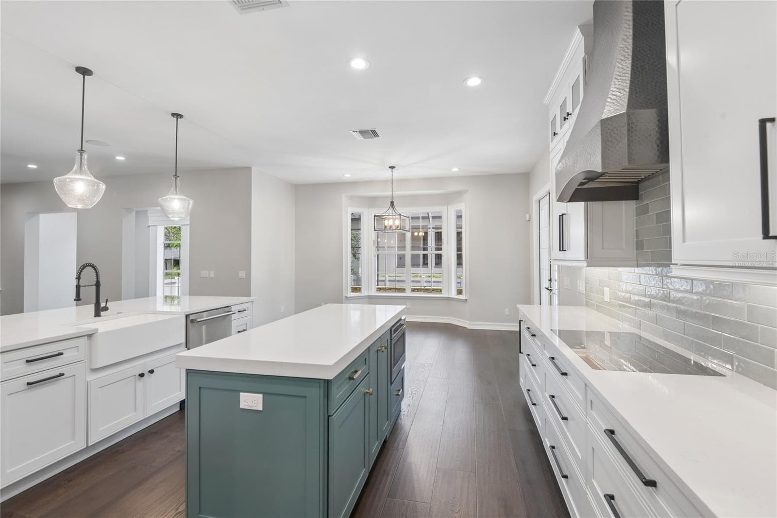 Virtually Staged - 5105 W NEPTUNE WAY, TAMPA