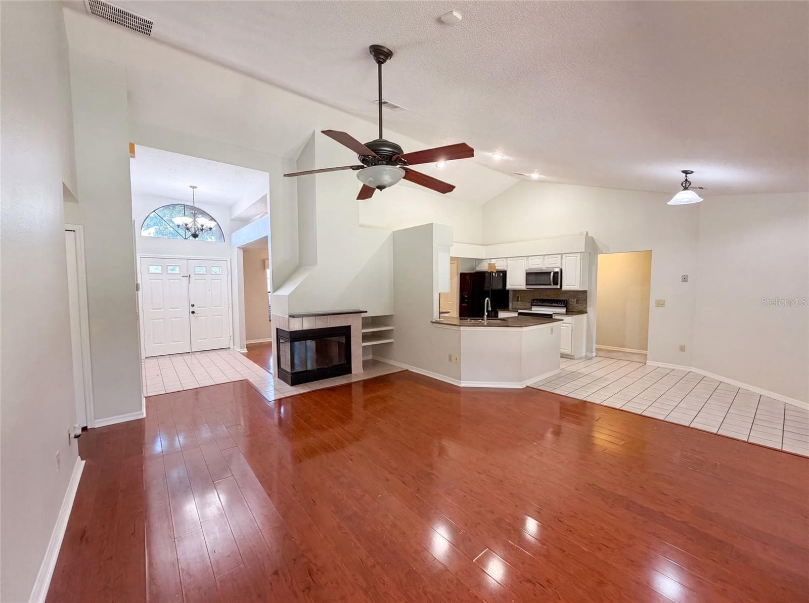 Single Family Residence at 332 SPRUCEWOOD RD, LAKE MARY, photo 3 of 18