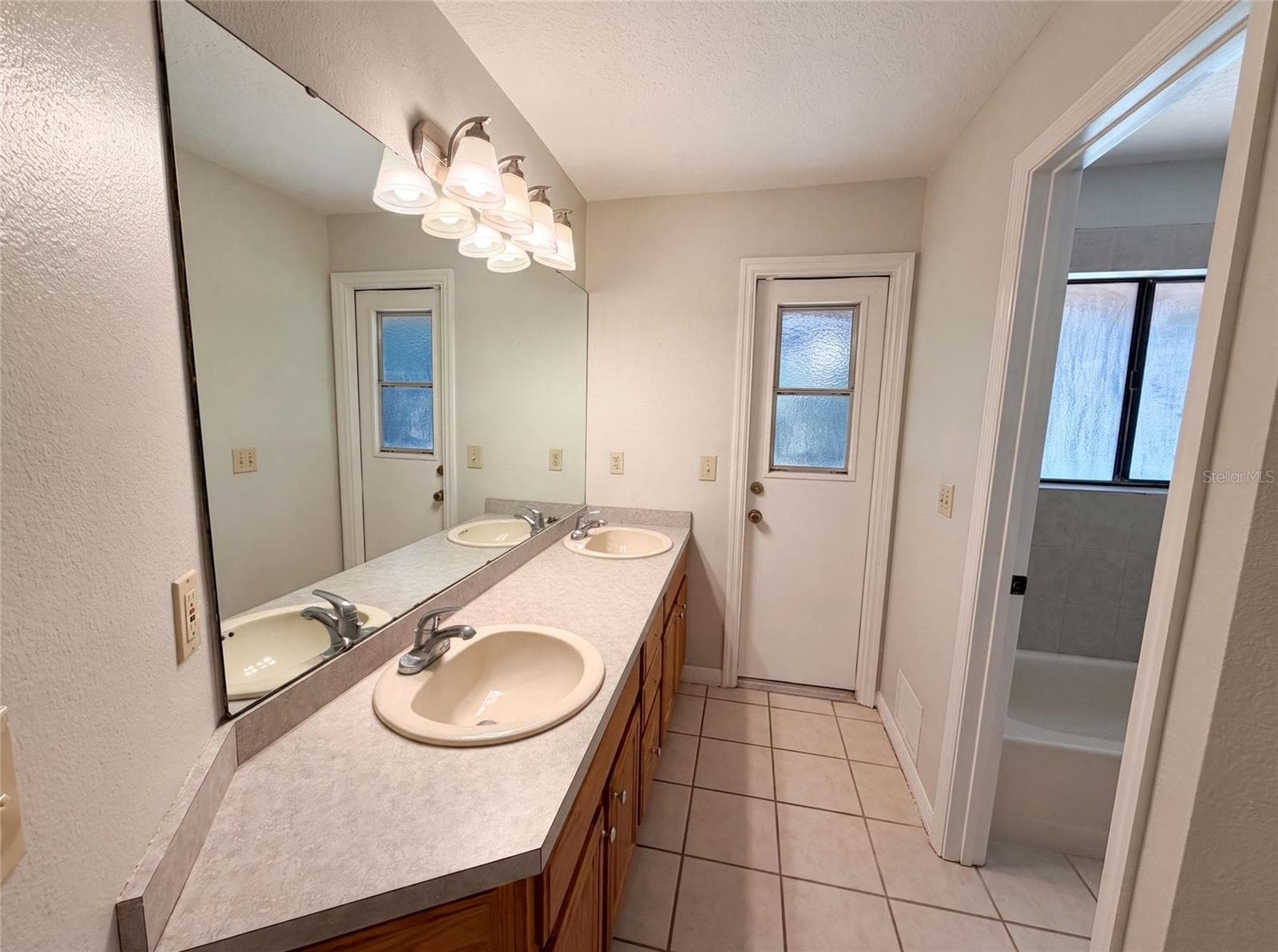 Single Family Residence at 332 SPRUCEWOOD RD, LAKE MARY, photo 13 of 18