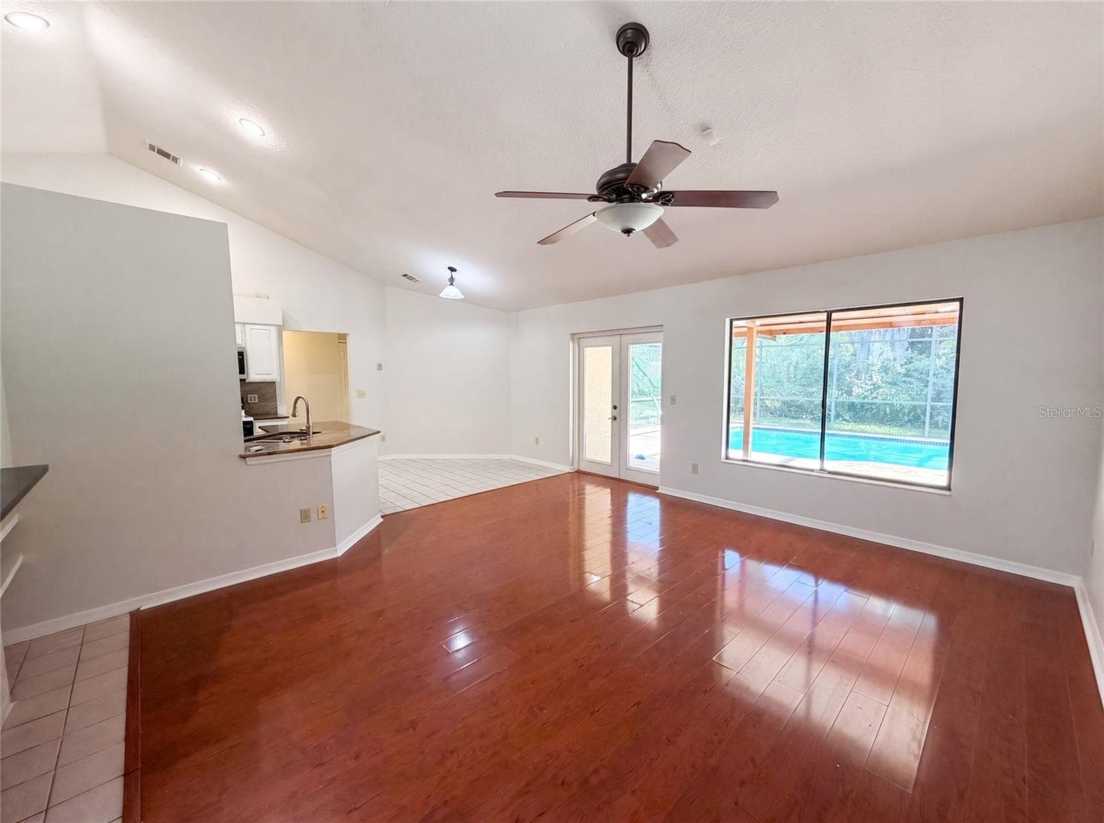 Single Family Residence at 332 SPRUCEWOOD RD, LAKE MARY, photo 14 of 18