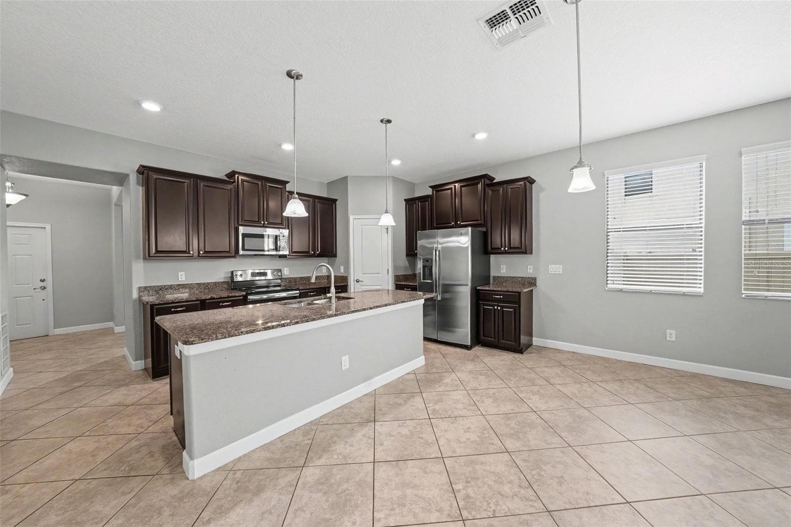 Single Family Residence at 28500 PLEASANT BAY LOOP, WESLEY CHAPEL, photo 7 of 19