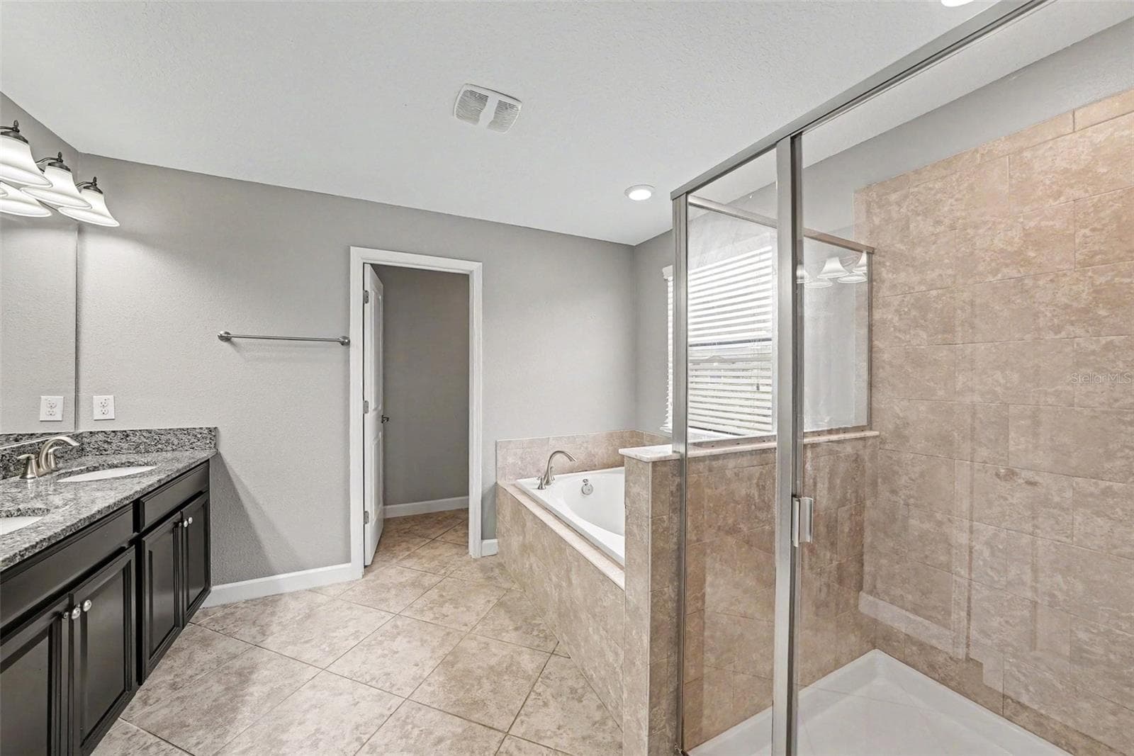 Single Family Residence at 28500 PLEASANT BAY LOOP, WESLEY CHAPEL, photo 17 of 19