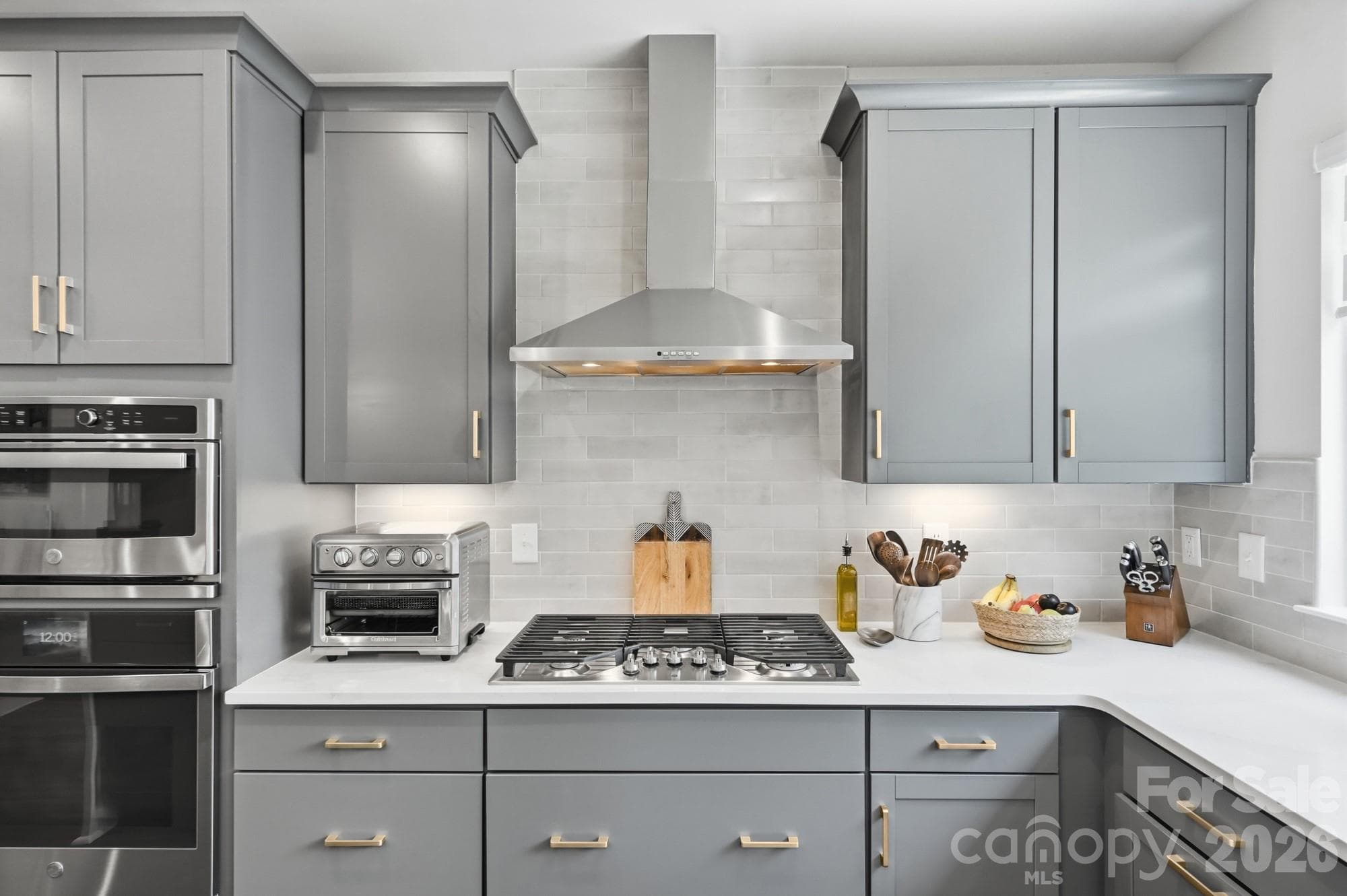 Gourmet chef's kitchen - 4118 Polluck Way, Charlotte