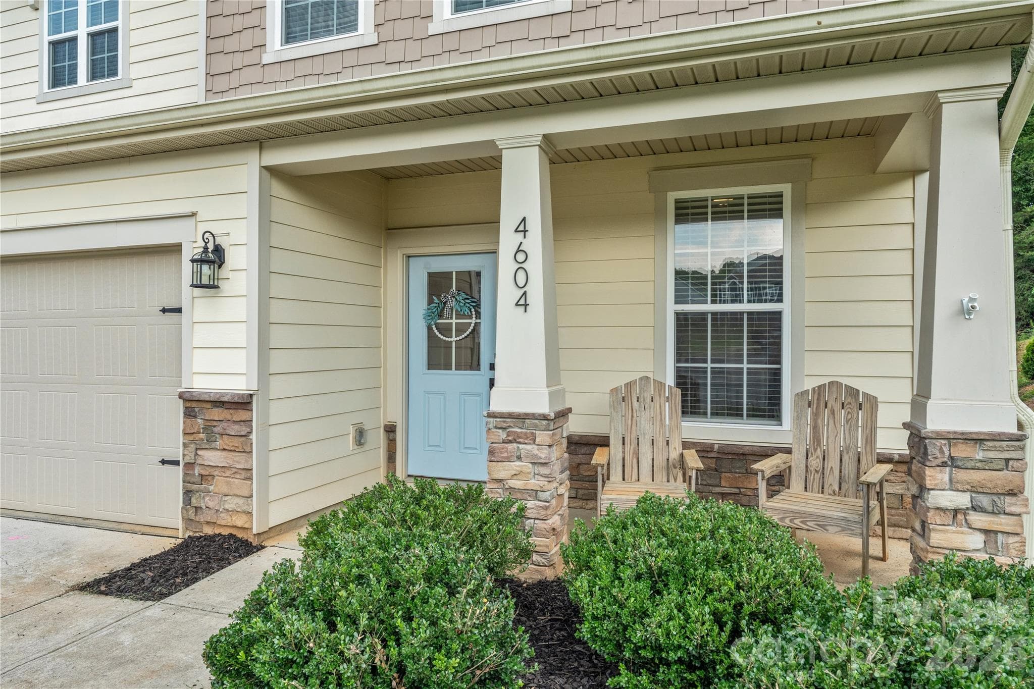 Single Family Residence at 4604 Fairway Run Drive, Pfafftown, photo 3 of 48