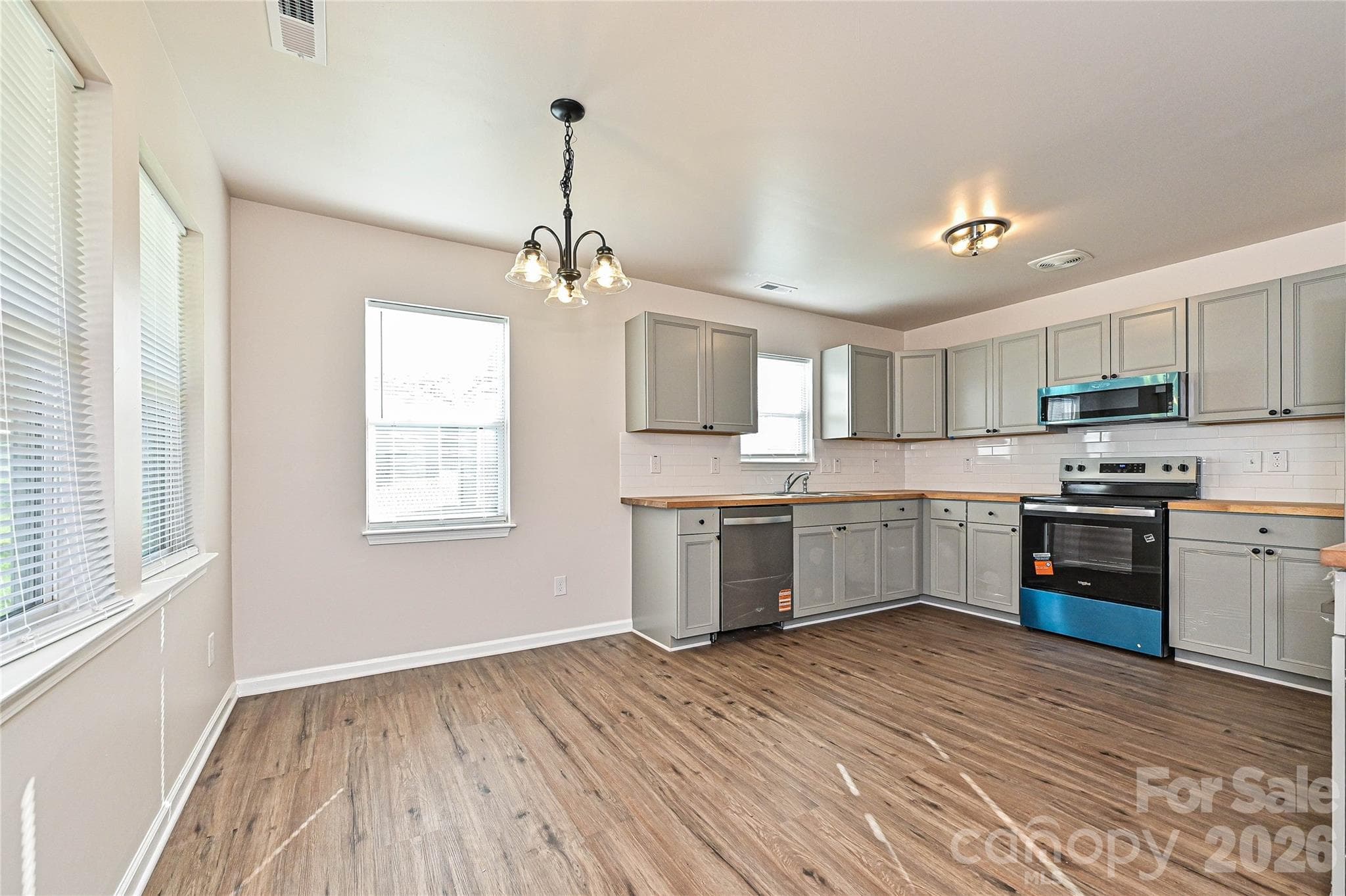 Single Family Residence at 415 Jones Street, Charlotte, photo 7 of 28