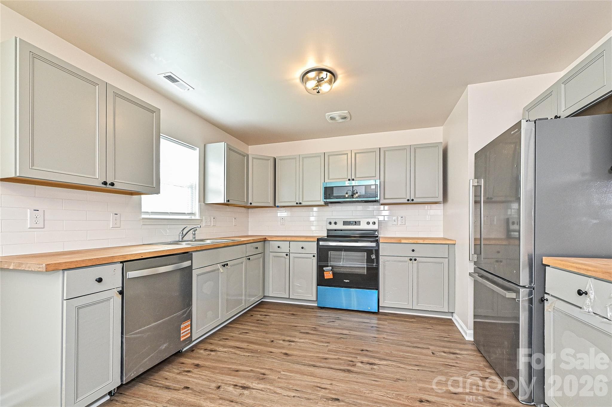 Single Family Residence at 415 Jones Street, Charlotte, photo 8 of 28