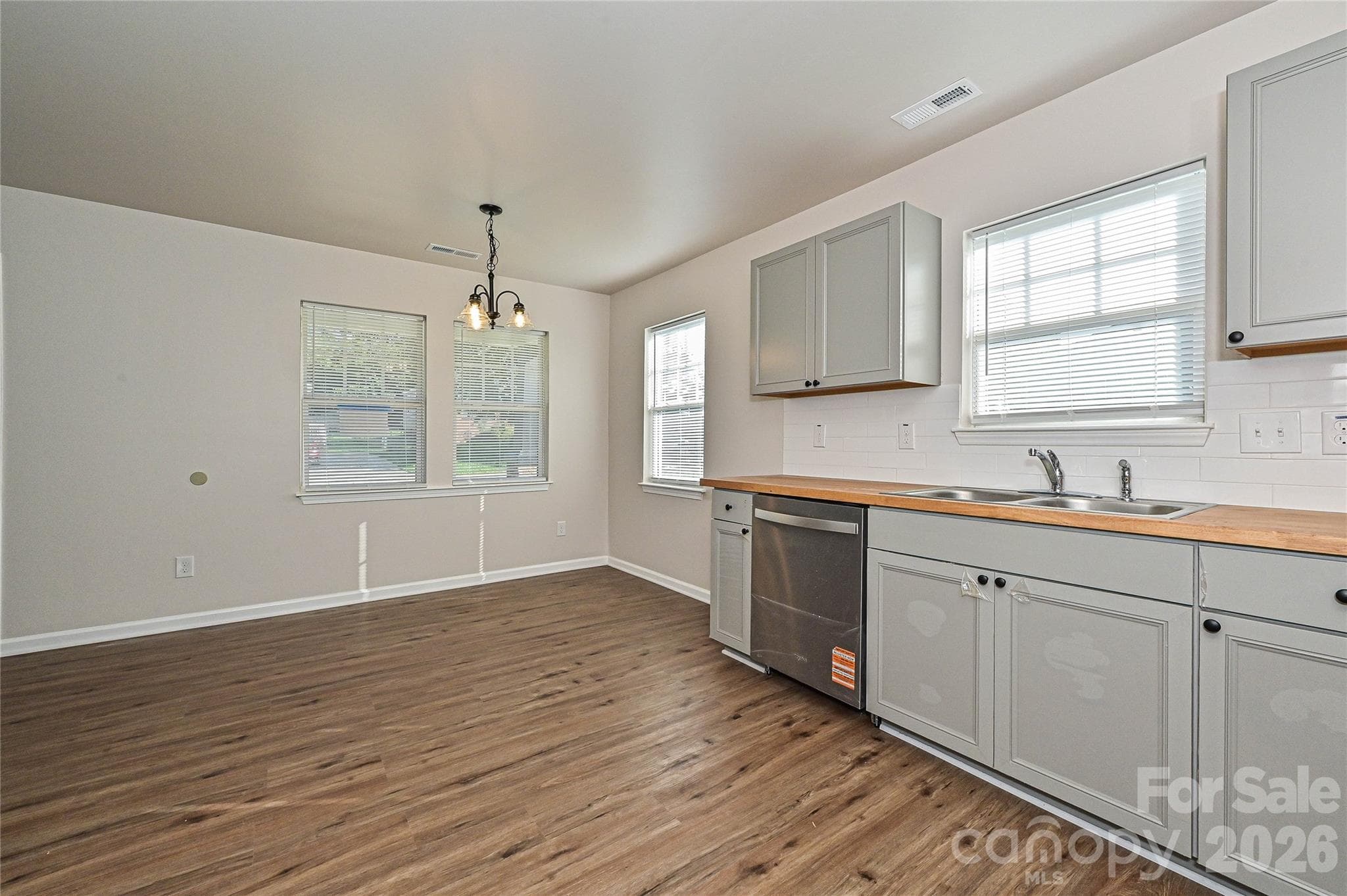 Single Family Residence at 415 Jones Street, Charlotte, photo 11 of 28