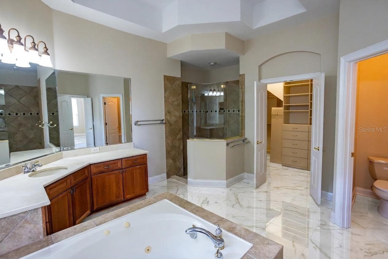 Virtual Flooring Primary Bathroom - 25609 HAWKS RUN LN, SORRENTO