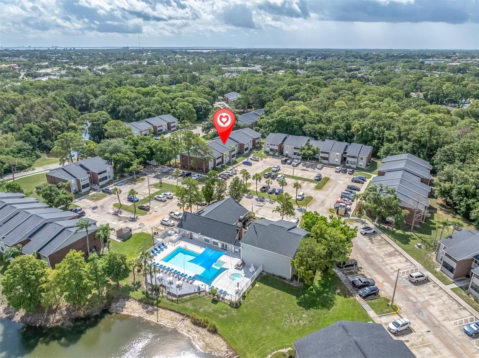 Steps to clubhouse/pool - 1400 GANDY BLVD N #1306, ST PETERSBURG