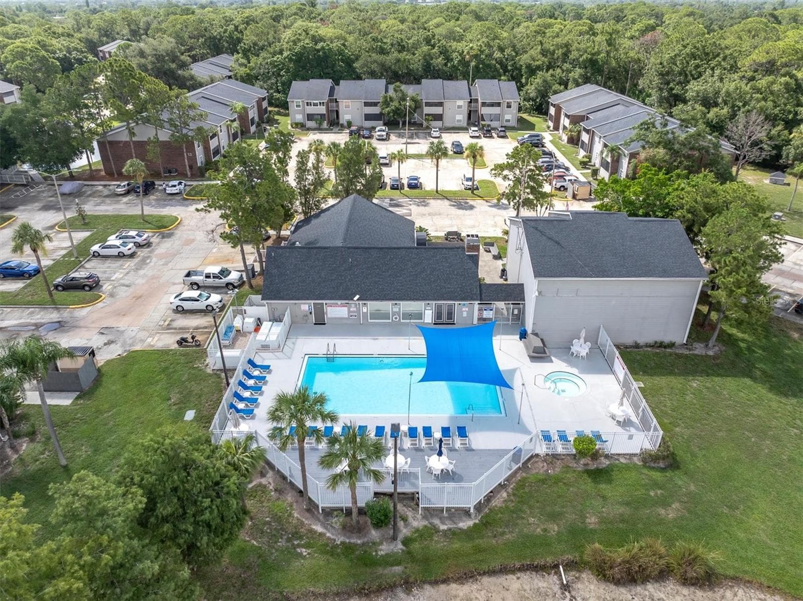 Pool & spa - 1400 GANDY BLVD N #1306, ST PETERSBURG
