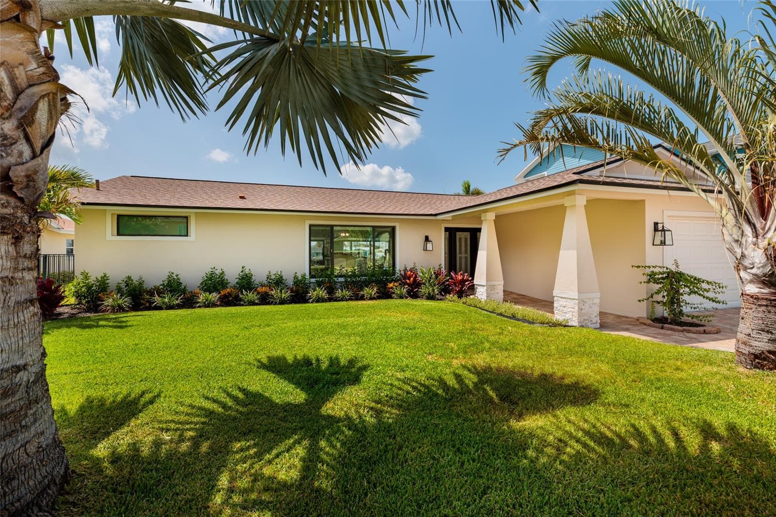 Single Family Residence at 825 116TH AVE, TREASURE ISLAND, photo 4 of 40