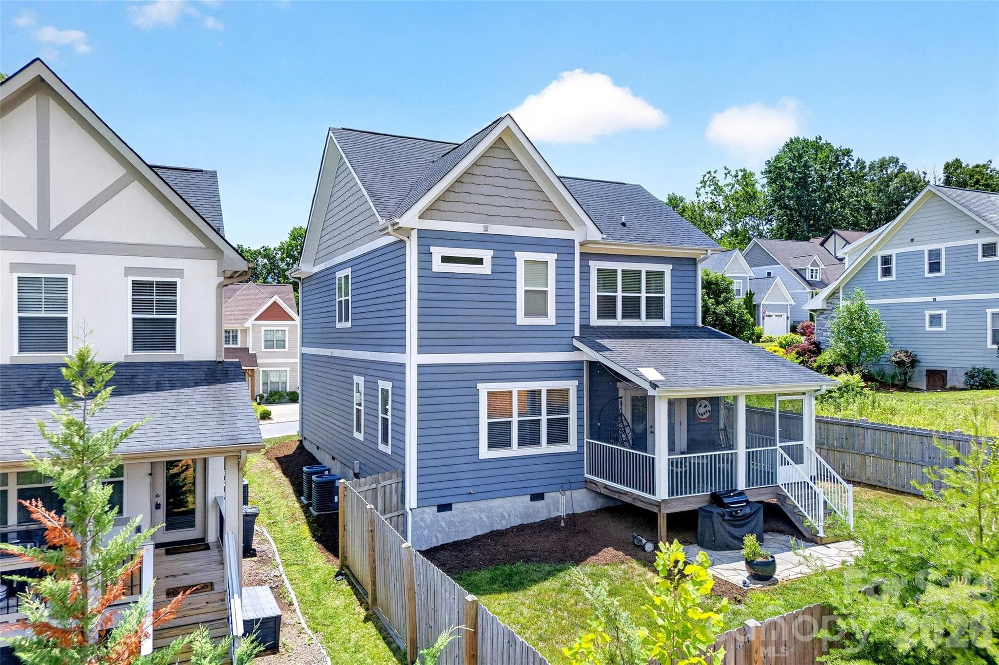 Single Family Residence at 22 Tudor Way, Black Mountain, photo 5 of 48