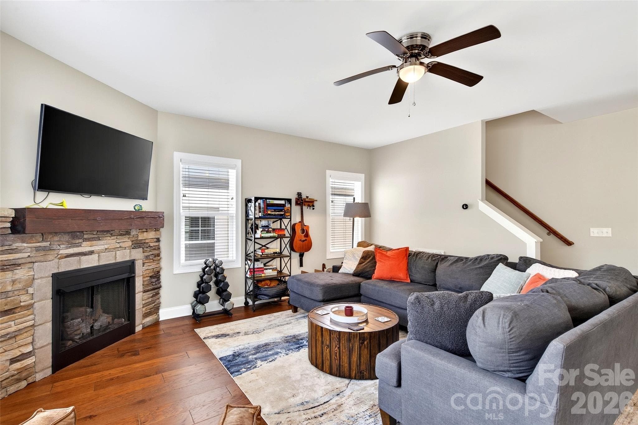 Single Family Residence at 22 Tudor Way, Black Mountain, photo 9 of 48