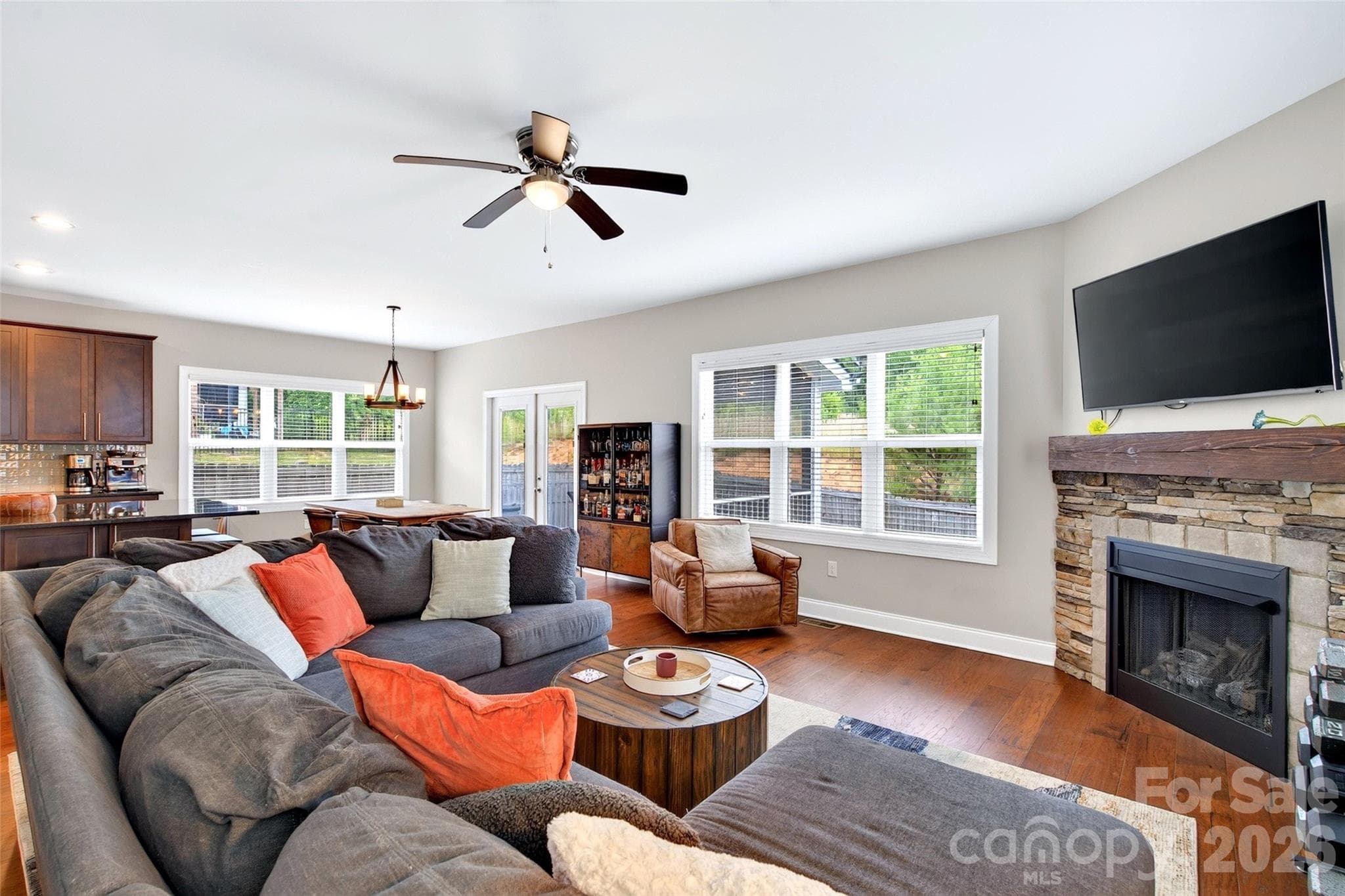 Single Family Residence at 22 Tudor Way, Black Mountain, photo 10 of 48