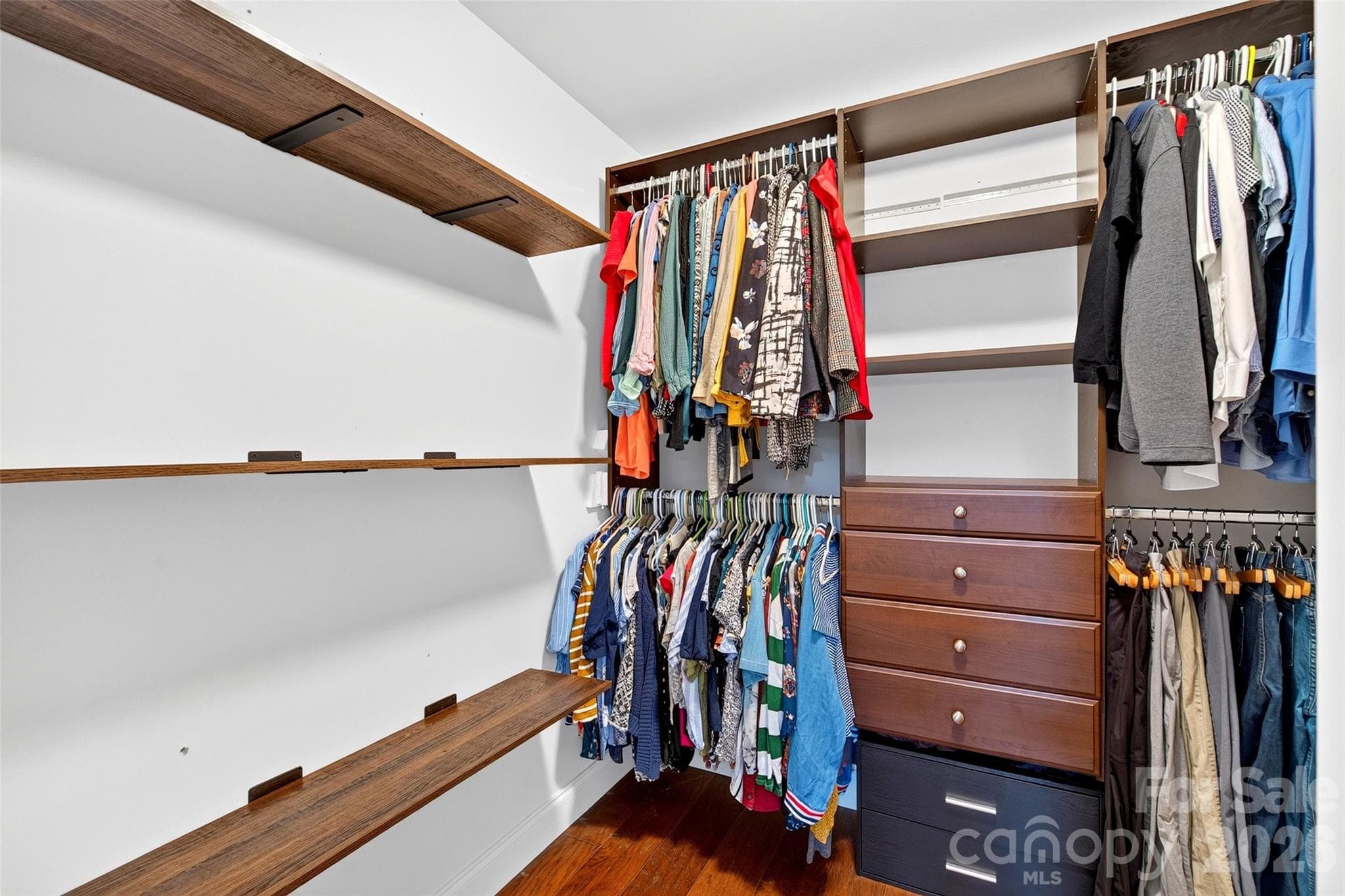 Single Family Residence at 22 Tudor Way, Black Mountain, photo 33 of 48