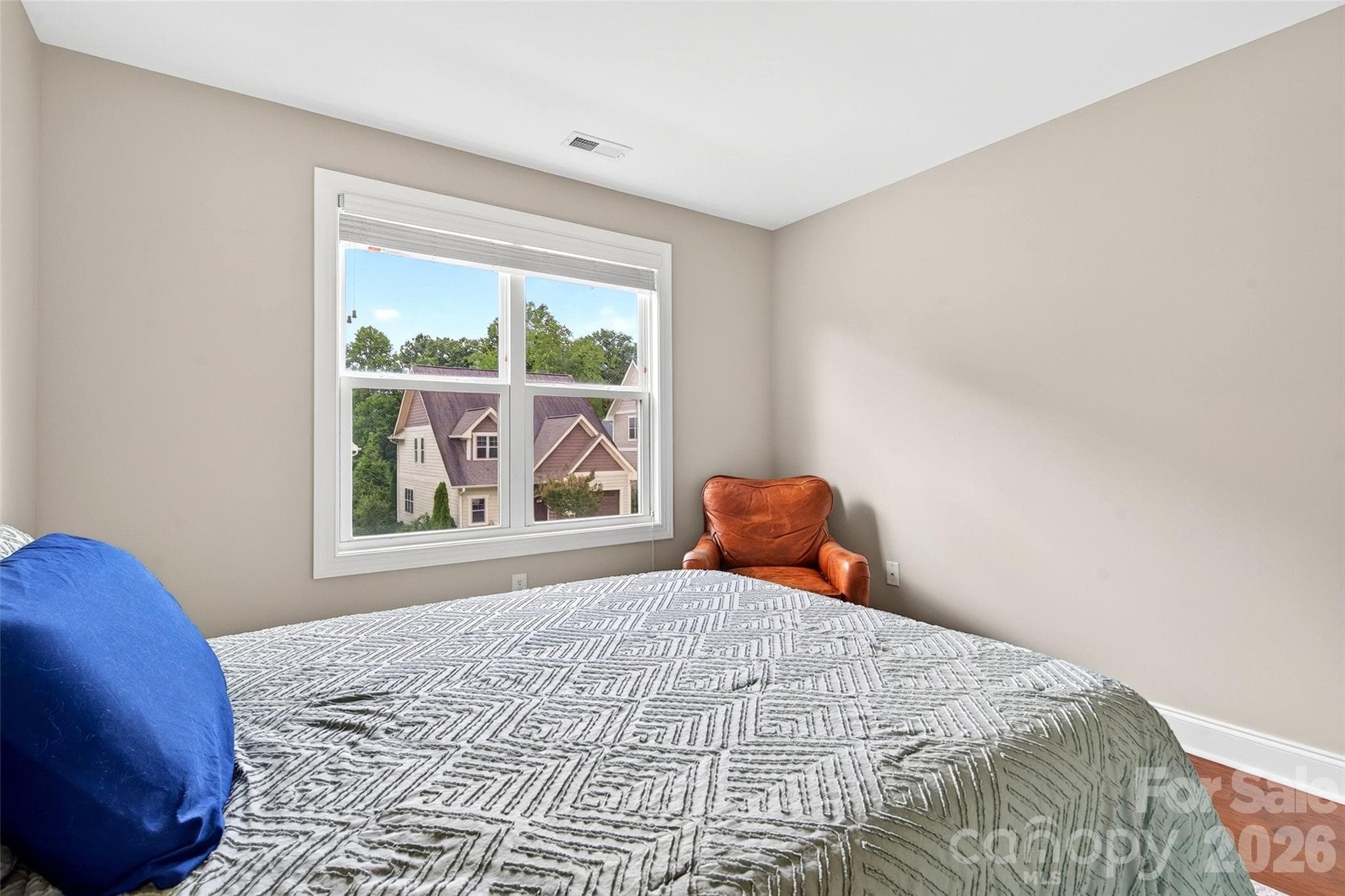 Single Family Residence at 22 Tudor Way, Black Mountain, photo 36 of 48
