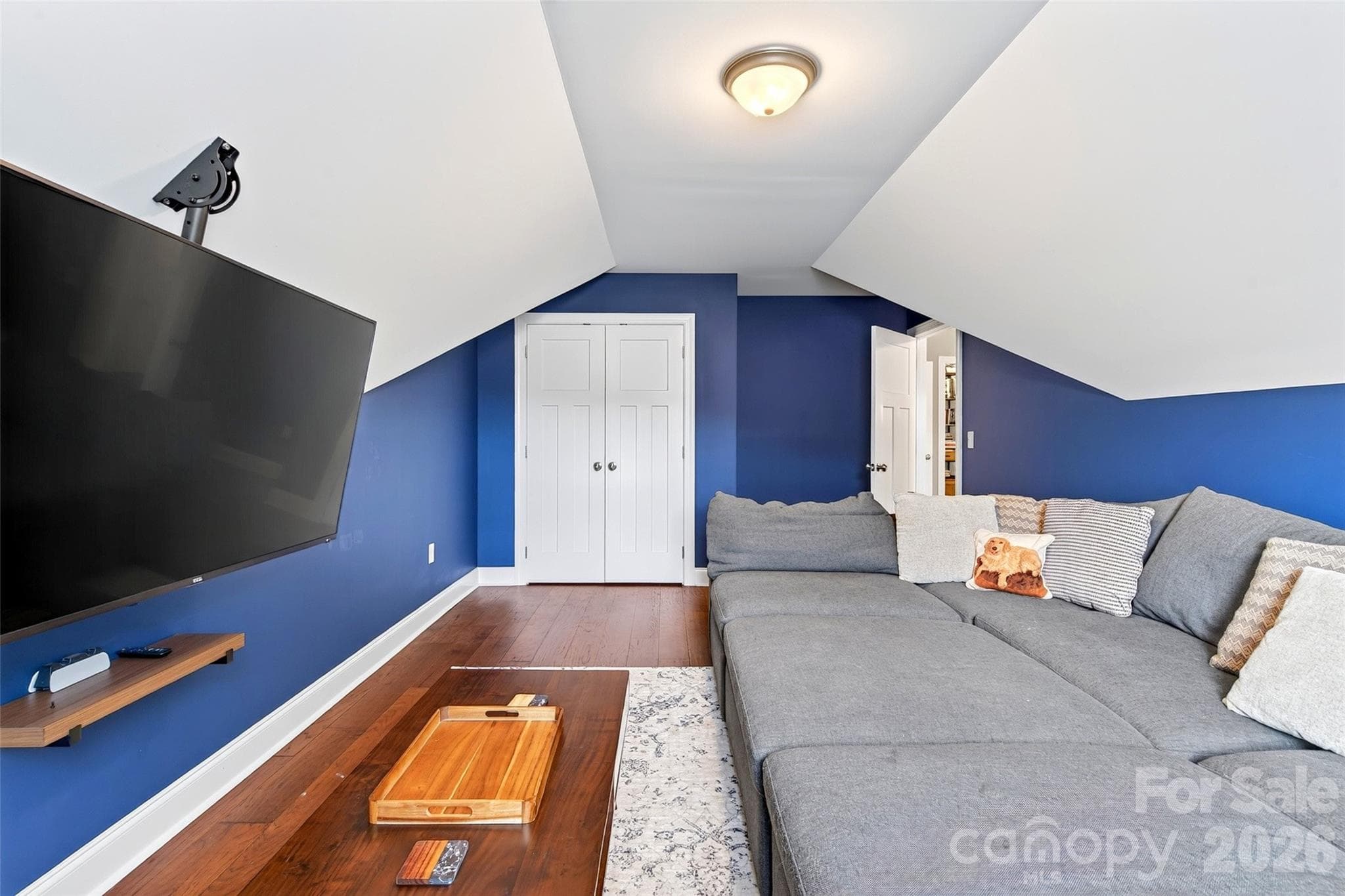 Single Family Residence at 22 Tudor Way, Black Mountain, photo 41 of 48