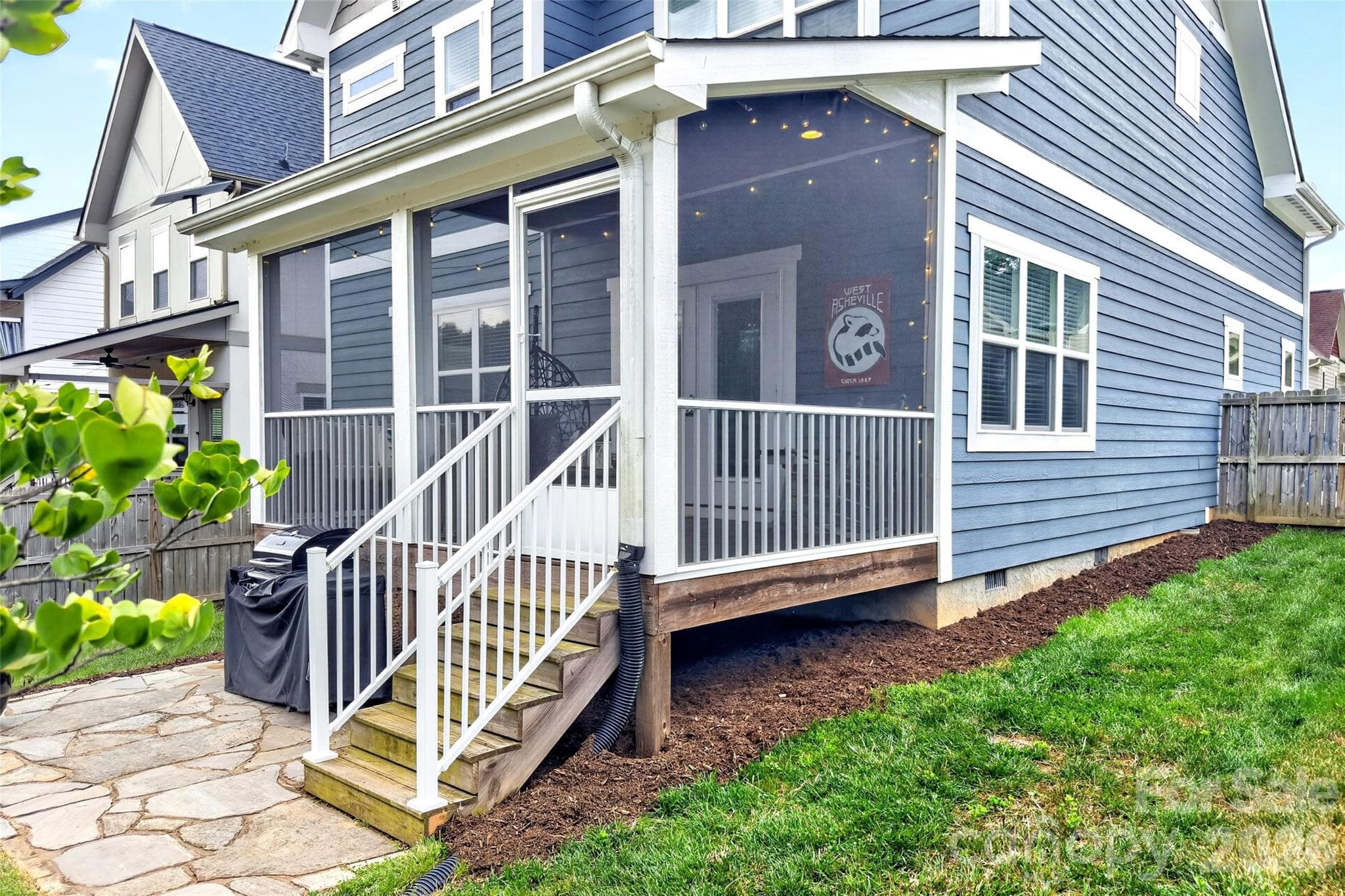 Single Family Residence at 22 Tudor Way, Black Mountain, photo 43 of 48