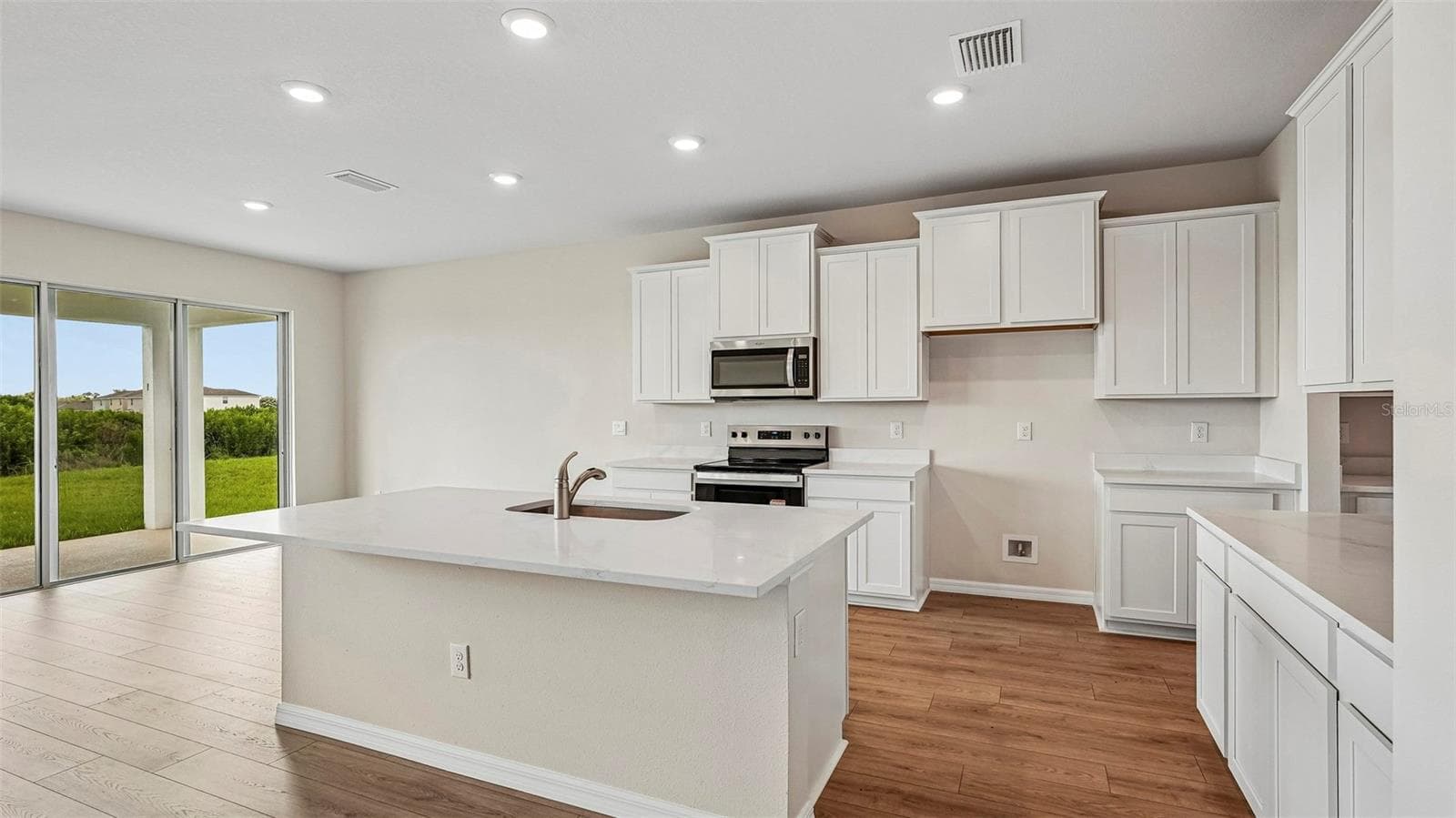 Single Family Residence at 9460 BELLA MAR TRL, PARRISH, photo 10 of 37