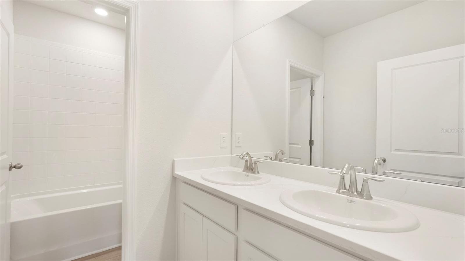 Single Family Residence at 9460 BELLA MAR TRL, PARRISH, photo 28 of 37