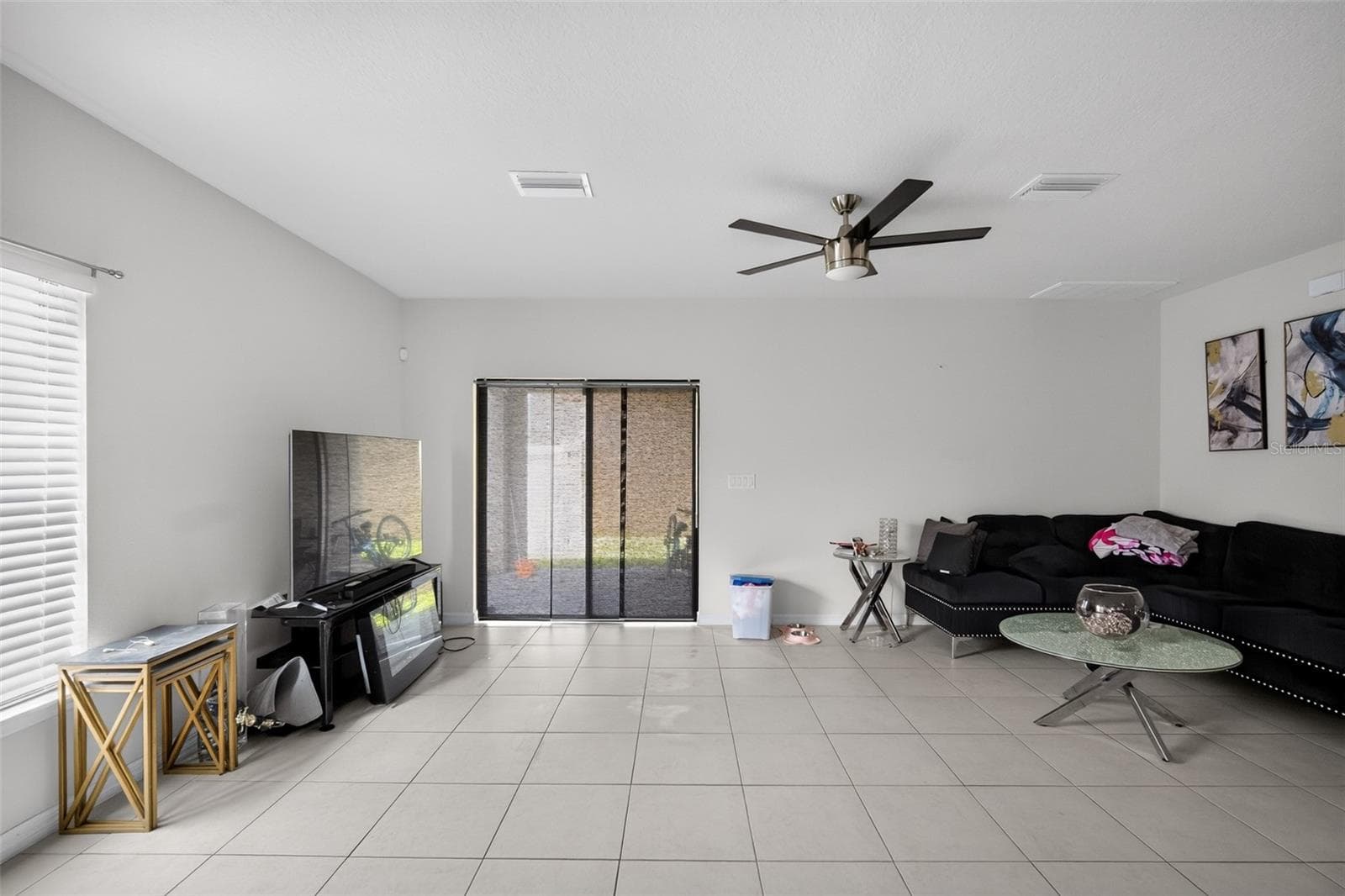 Single Family Residence at 11202 CARRICK STONE ST, WIMAUMA, photo 4 of 22