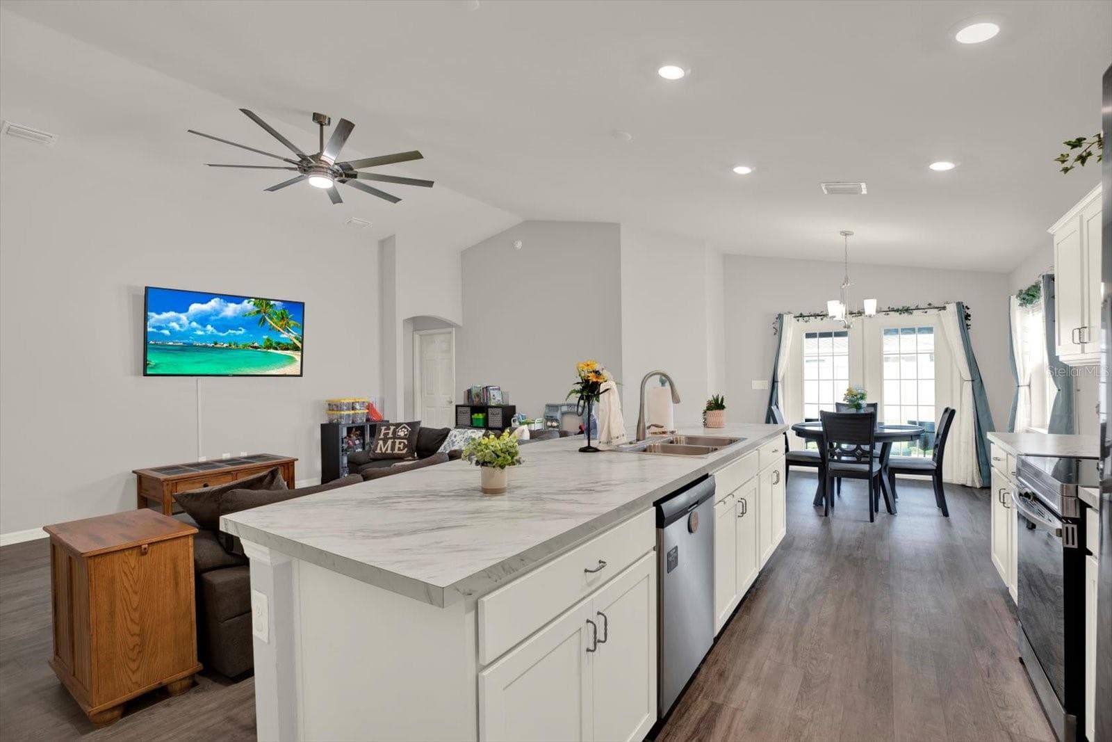 Single Family Residence at 117 EAGLE SUMMIT DR, RUSKIN, photo 11 of 44