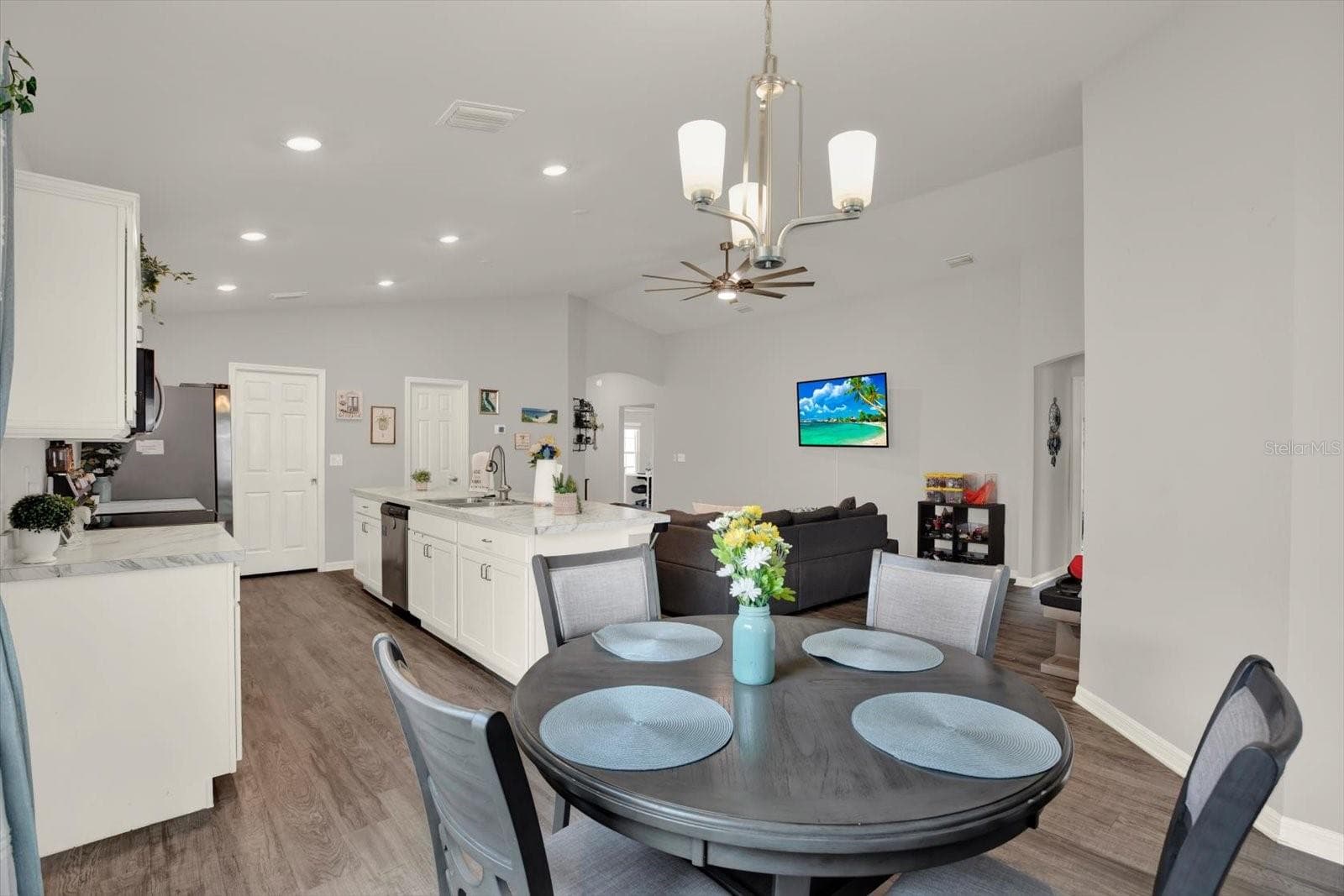 Single Family Residence at 117 EAGLE SUMMIT DR, RUSKIN, photo 13 of 44