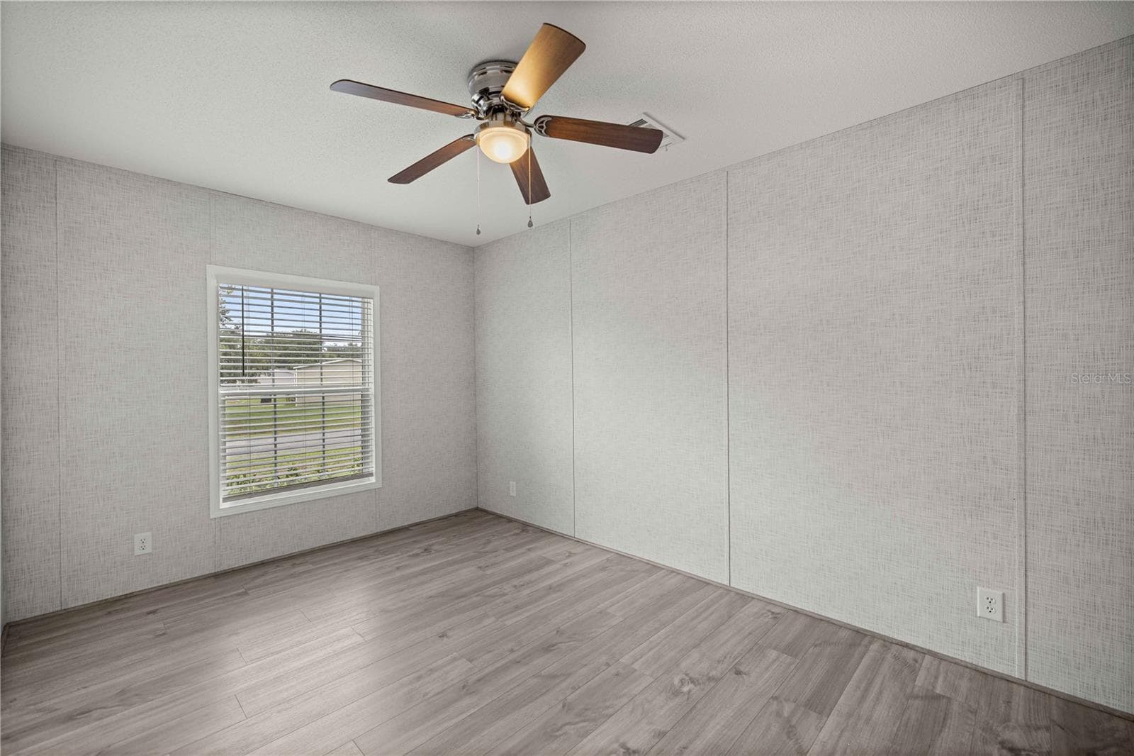 Manufactured Home at 122 SE 70TH CIR, OCALA, photo 23 of 33