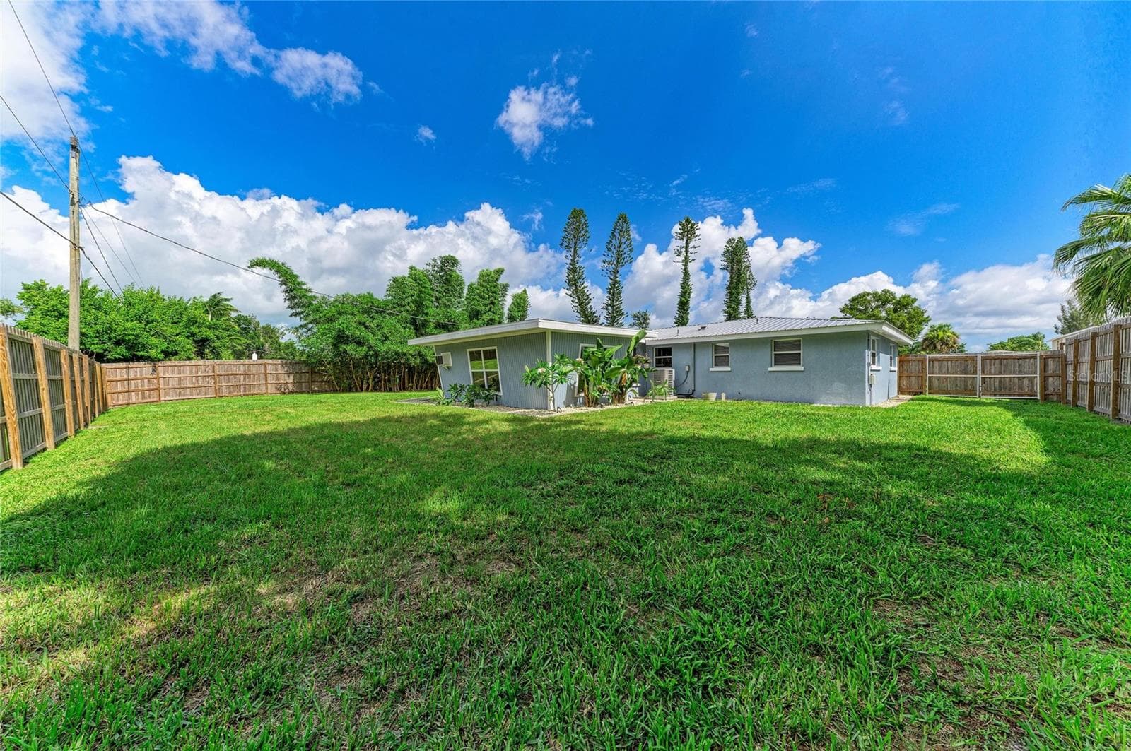Single Family Residence at 3138 WILLIAMSBURG ST, SARASOTA, photo 44 of 68