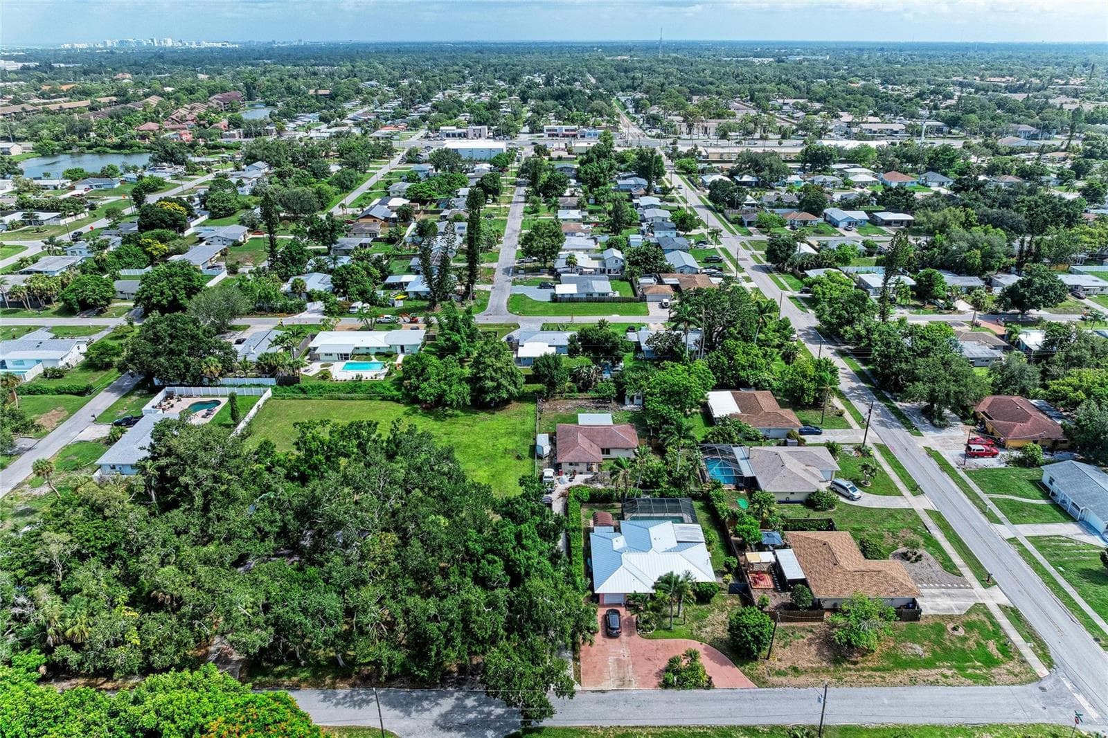 Single Family Residence at 3138 WILLIAMSBURG ST, SARASOTA, photo 52 of 68