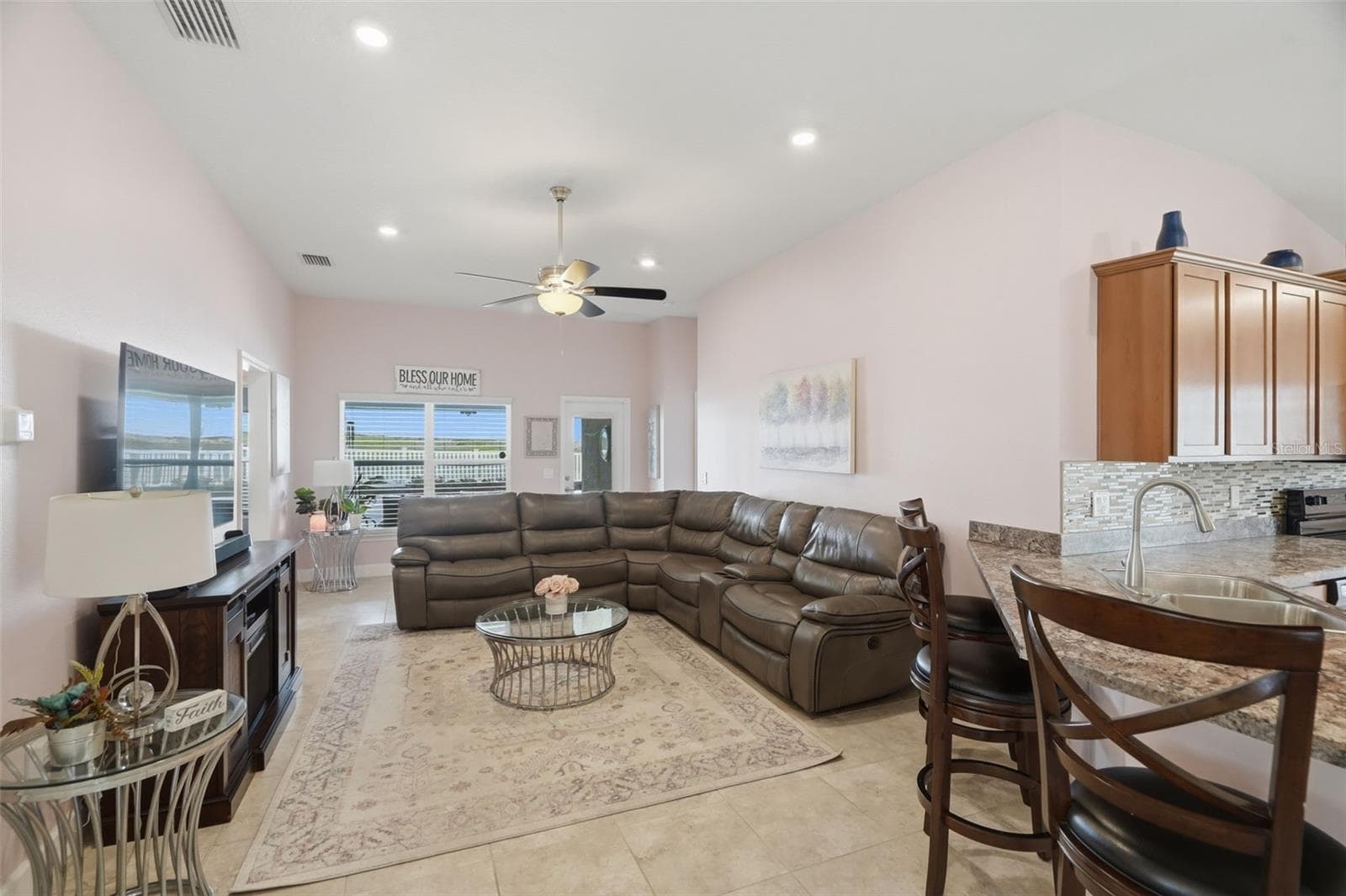 Single Family Residence at 14449 POTTERTON CIR, HUDSON, photo 2 of 49