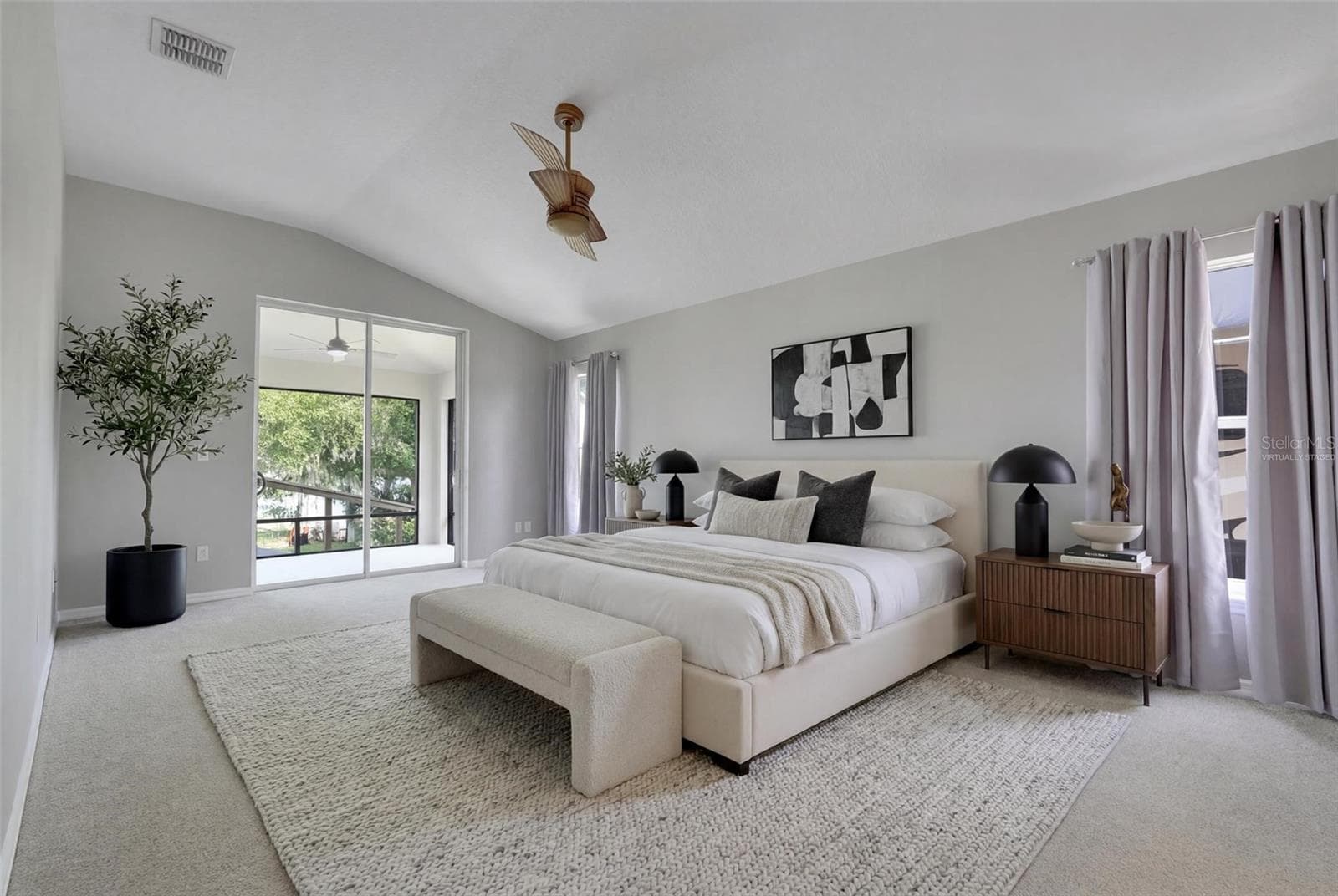 Virtually Staged - 18233 ROSE ST, GROVELAND
