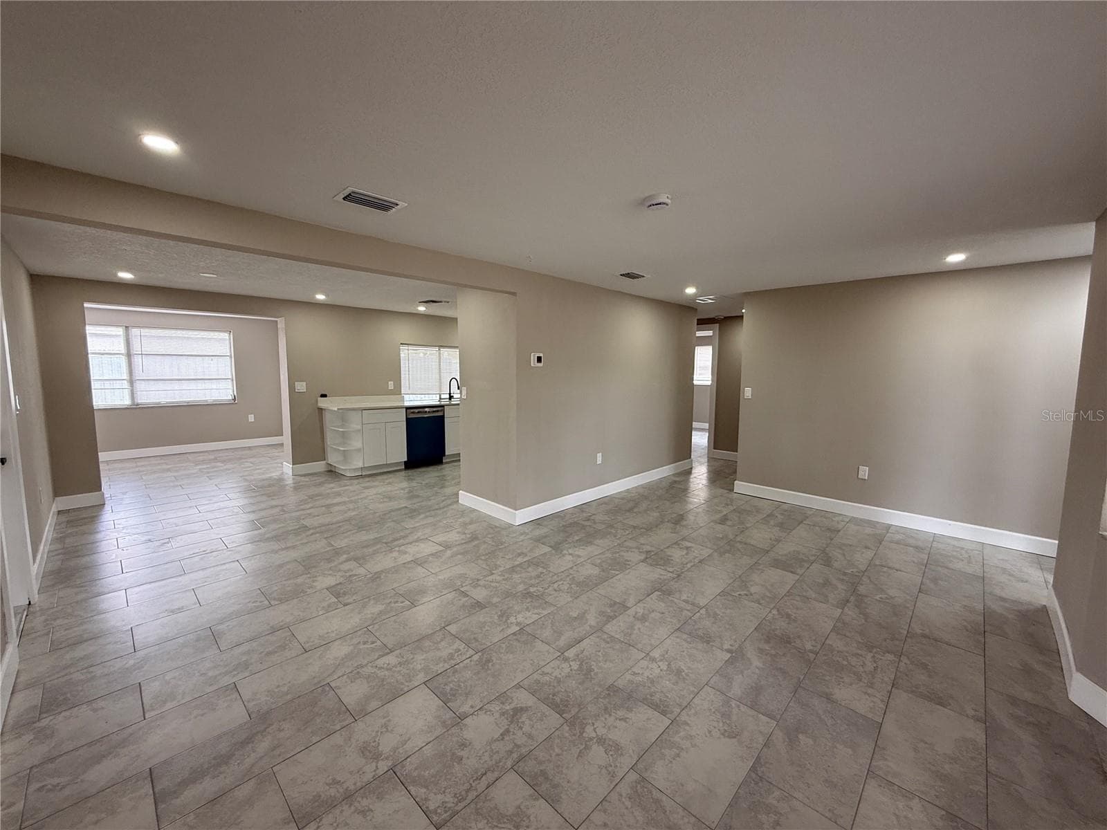 Single Family Residence at 3019 LLOYD DR, HOLIDAY, photo 4 of 16