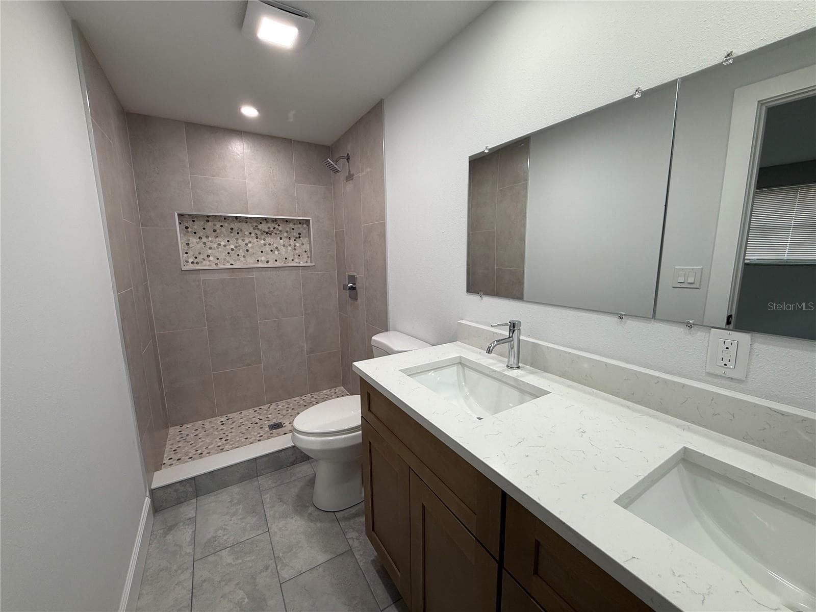 Single Family Residence at 3019 LLOYD DR, HOLIDAY, photo 10 of 16